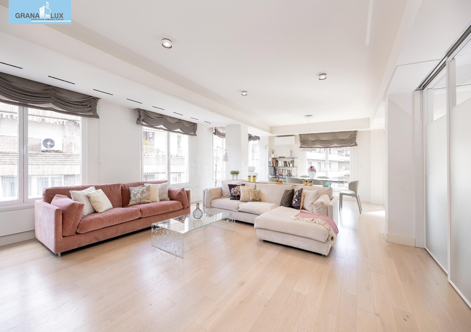 Exclusiva vivienda con vistas al Palacio de los Patos, junto Recogidas, 4 dormitorios 3 baños