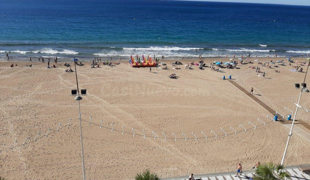 Amplio piso de esquina con terraza 20 m2 acristalada y vista - foto 2