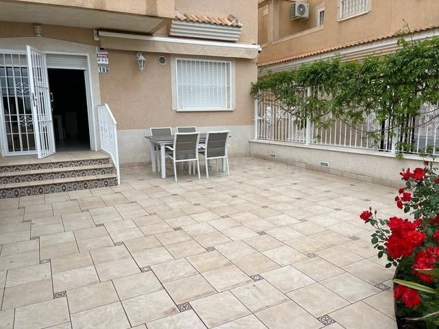 PISO CON 55M2 DE PATIO EN RESIDENCIAL EL DIVINO - foto 5