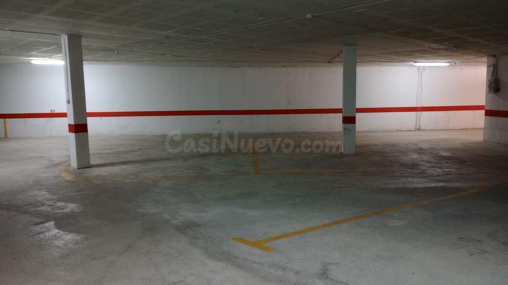 Plaza de garage privada subterranea en zona Levante. - foto 2
