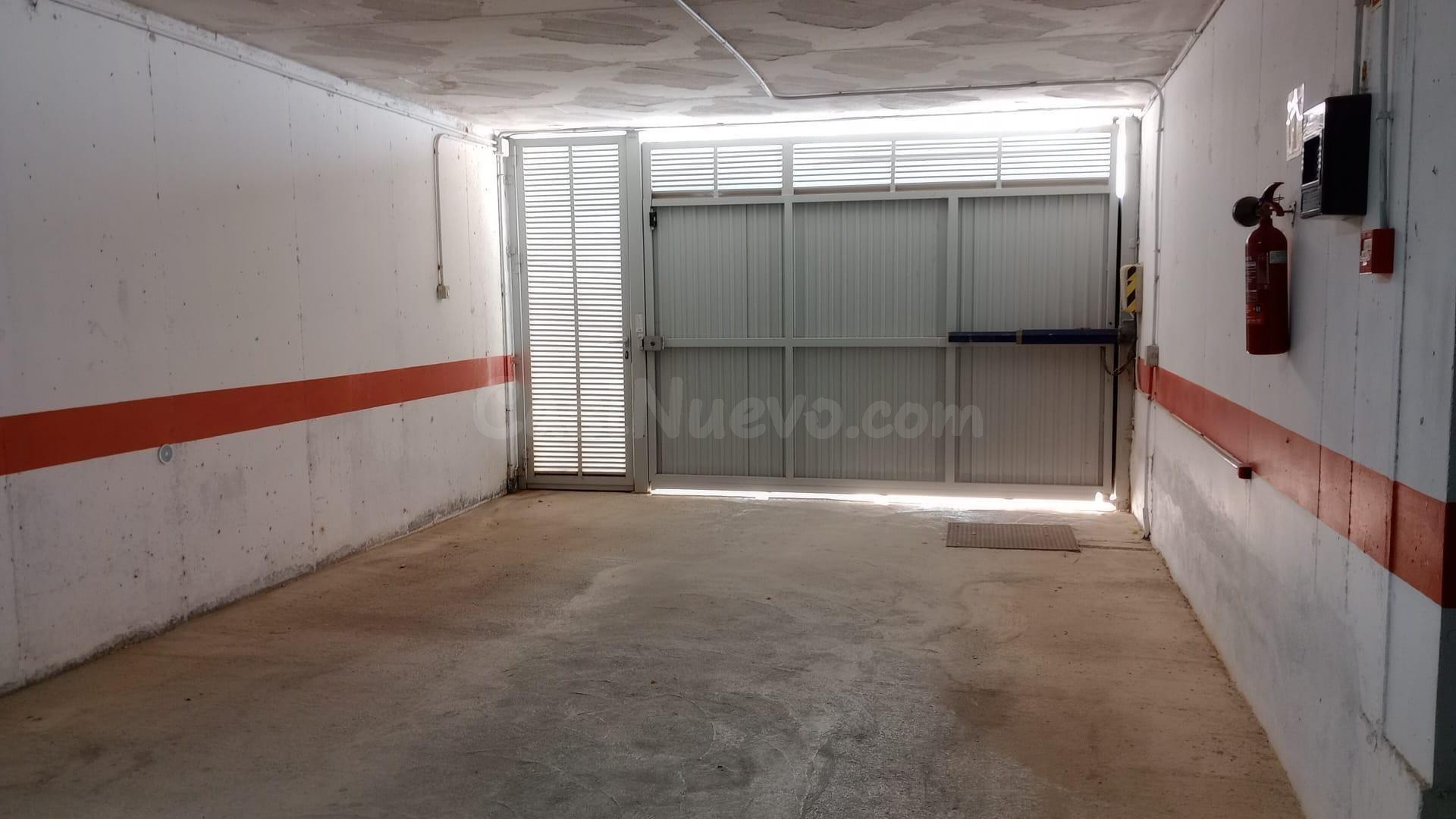 Plaza de garage privada subterranea en zona Levante. - foto 3