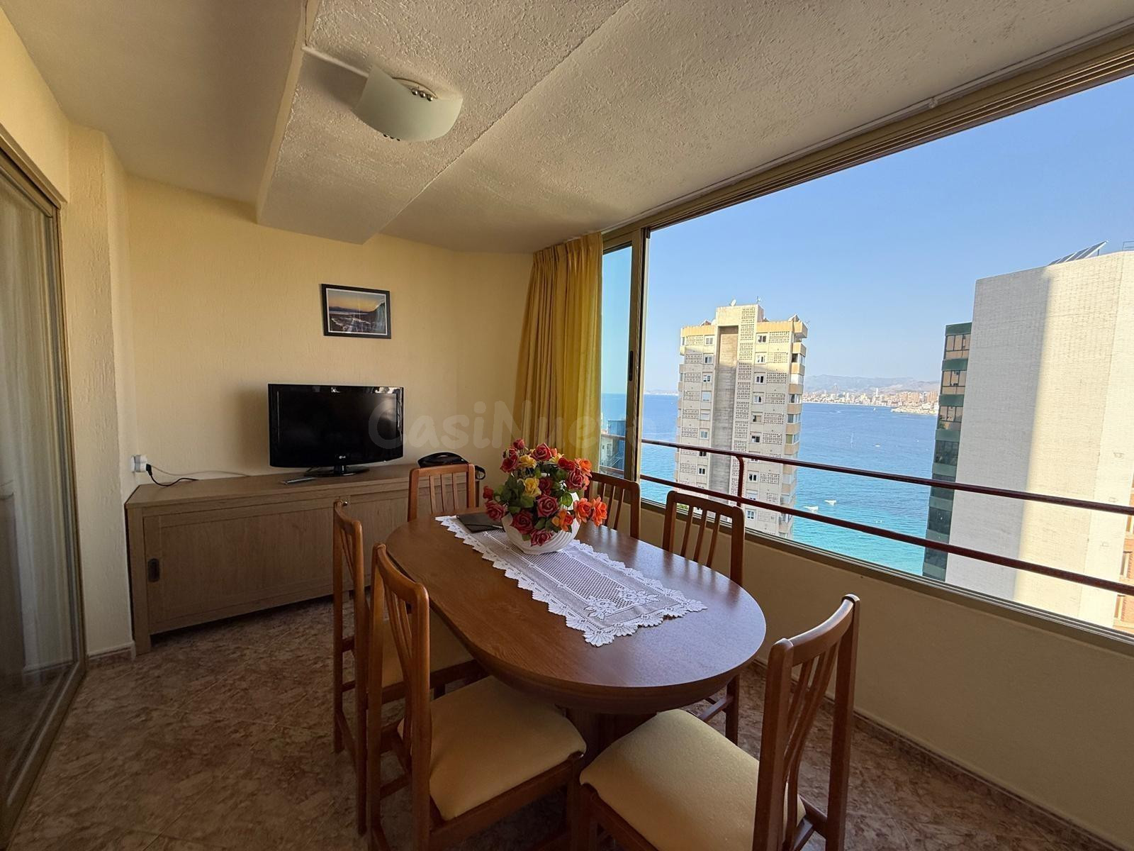 Precioso reformado piso con 3 dormitorios y vistas al mar a  - foto 4