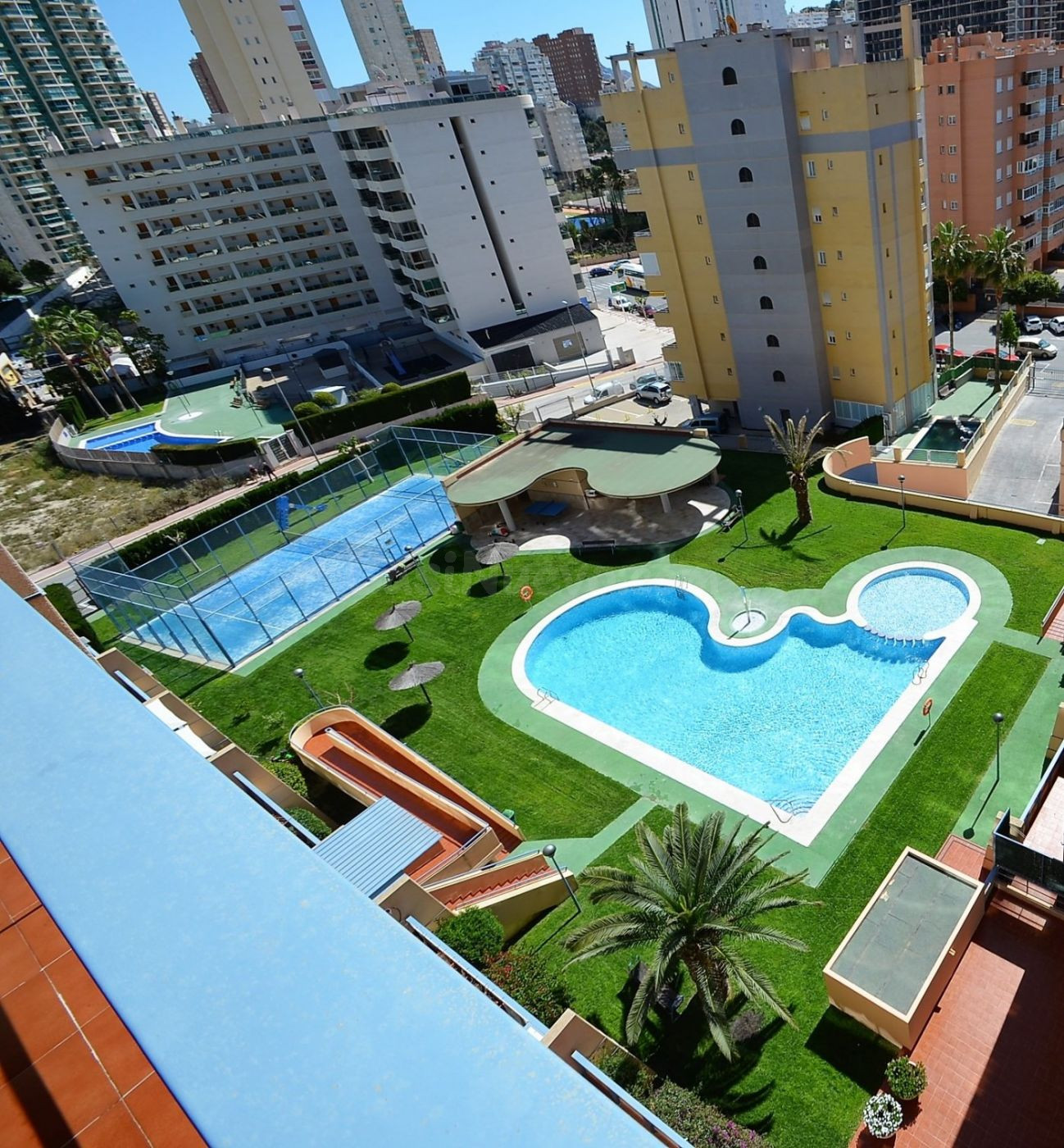 SE VENDE PISO CON GARAJE DE DOS DORMITORIOS CALA VILLAJOYOSA