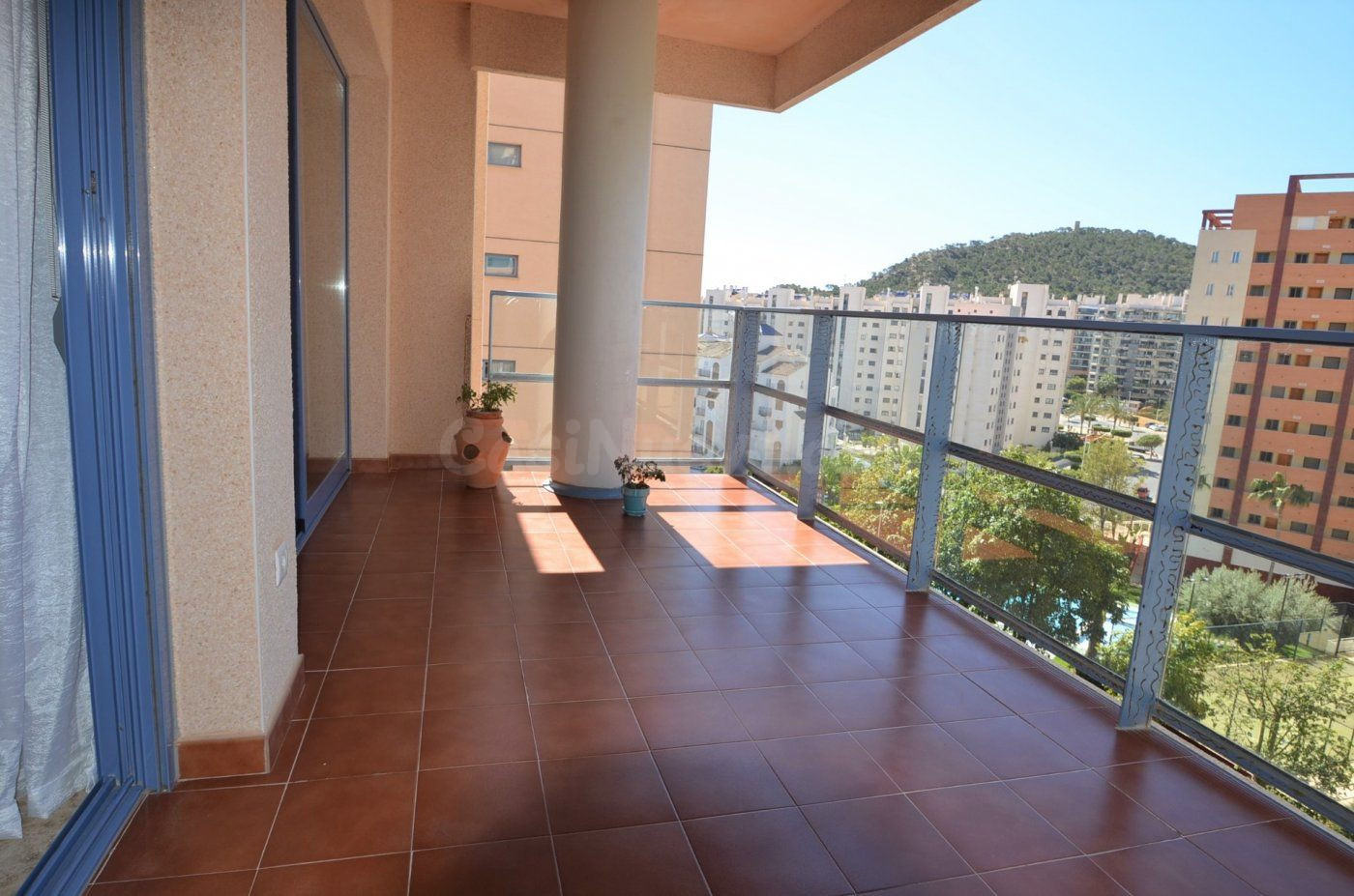 SE VENDE PISO CON GARAJE DE DOS DORMITORIOS CALA VILLAJOYOSA - foto 4