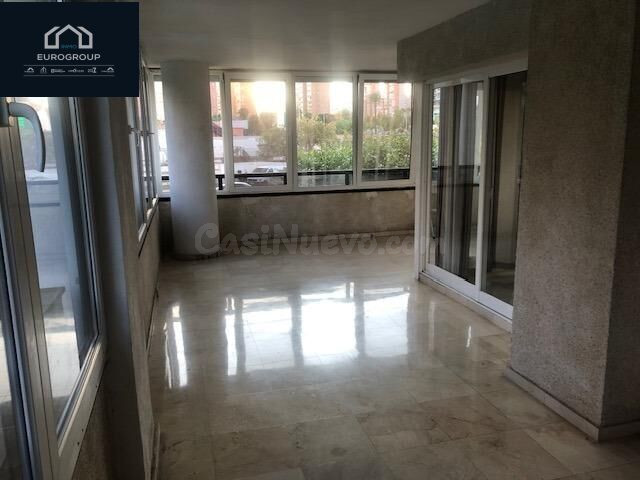 Amplio piso de 130 m2 en parte alta de  Av Europa , Benidorm - foto 2