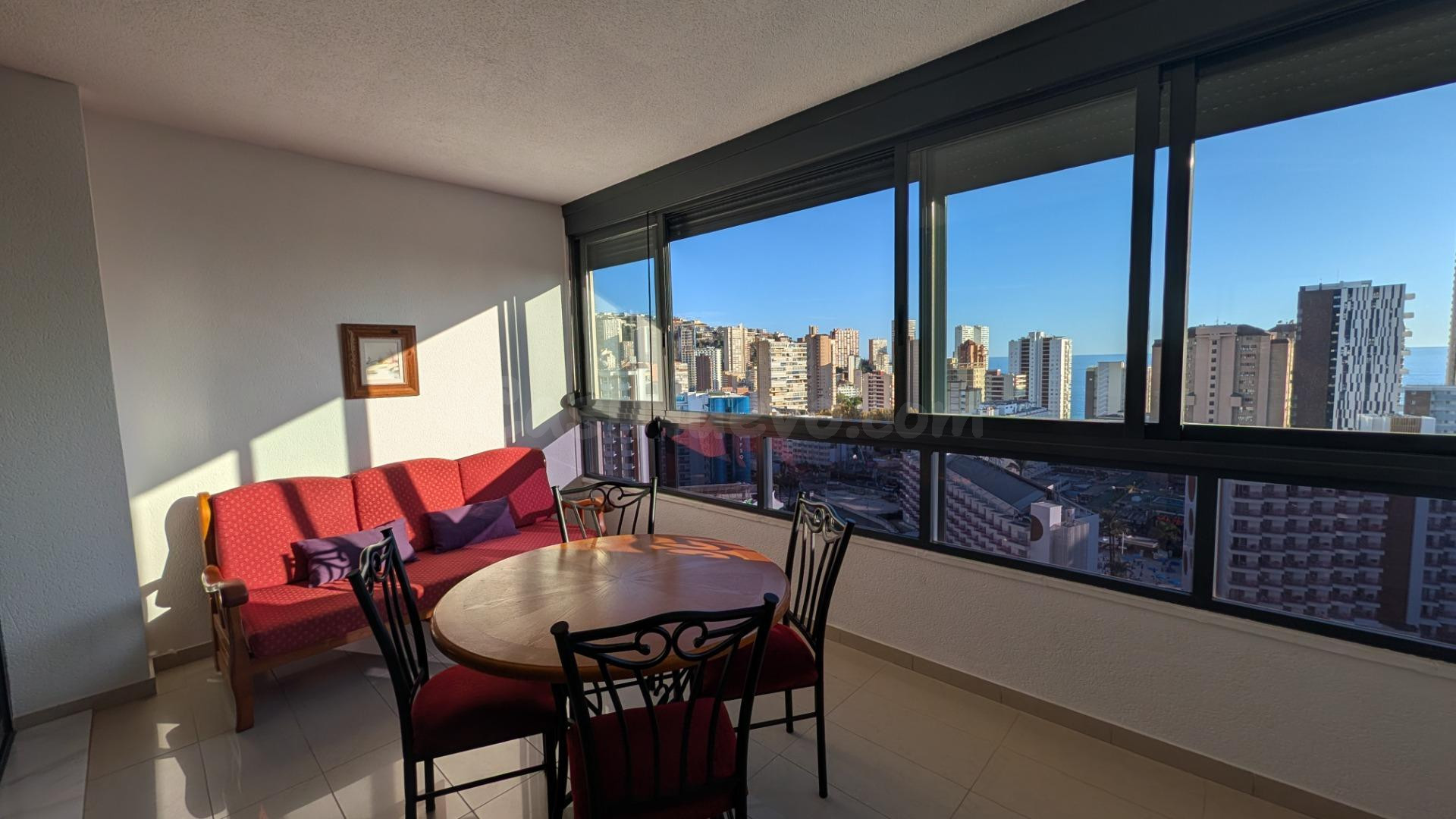 Apartamento en la mejor urbanización de Benidorm con garaje  - foto 3