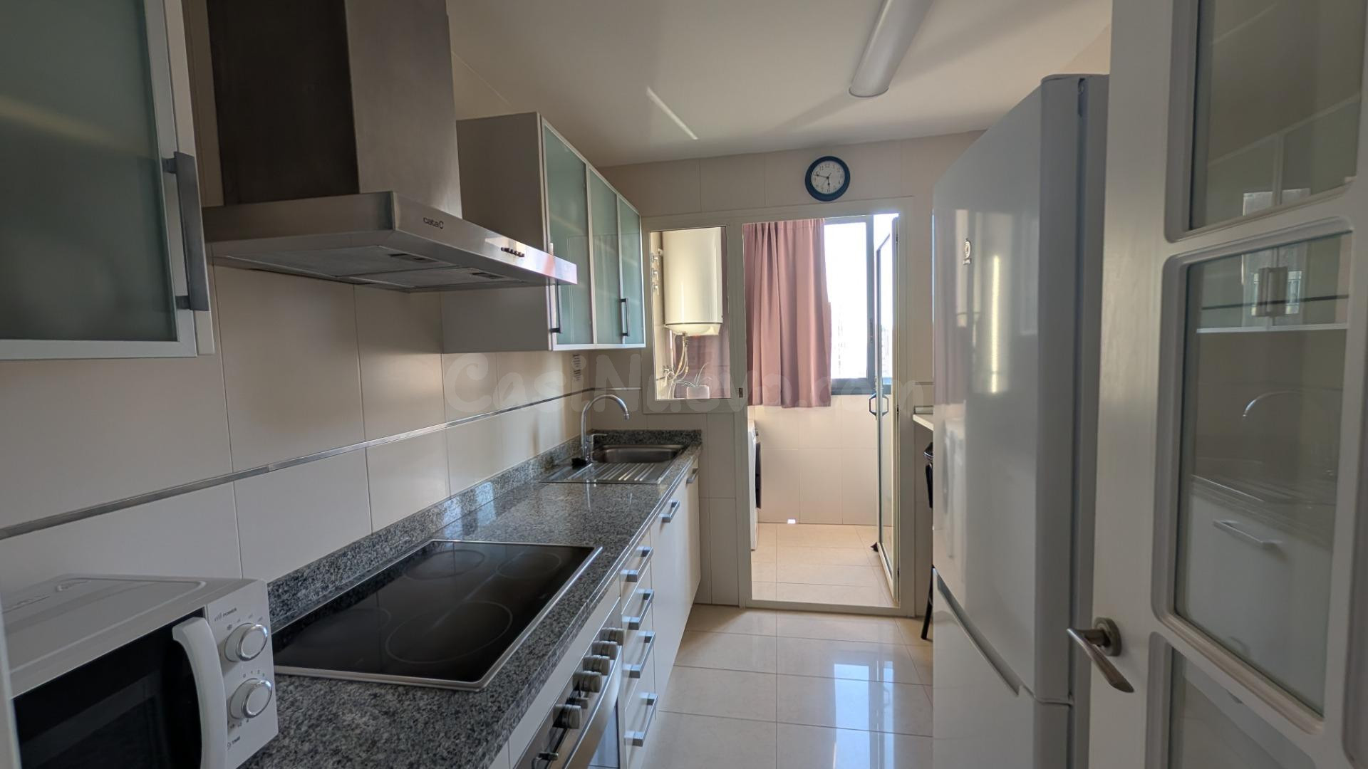 Apartamento en la mejor urbanización de Benidorm con garaje  - foto 4