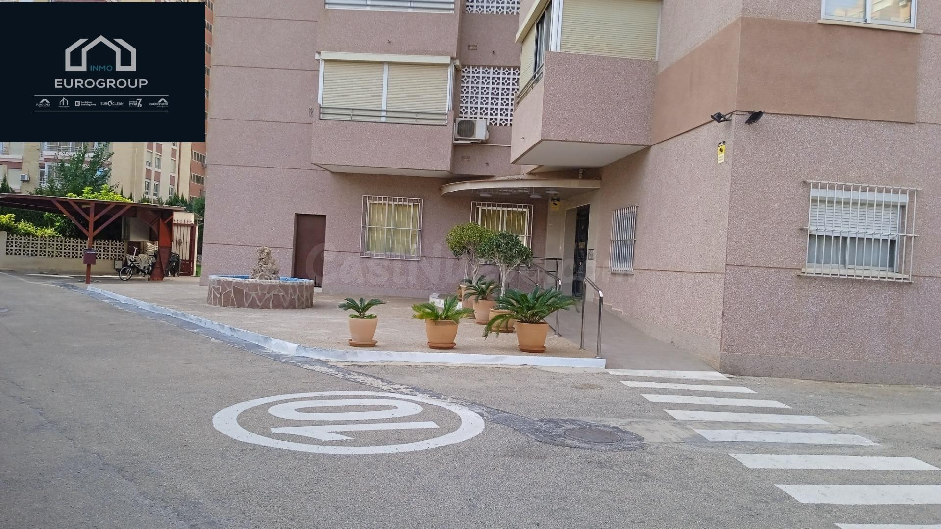 APARTAMENTO DE UN DORMITORIO CON PARKING NUMERADO Y PISCINA  - foto 3