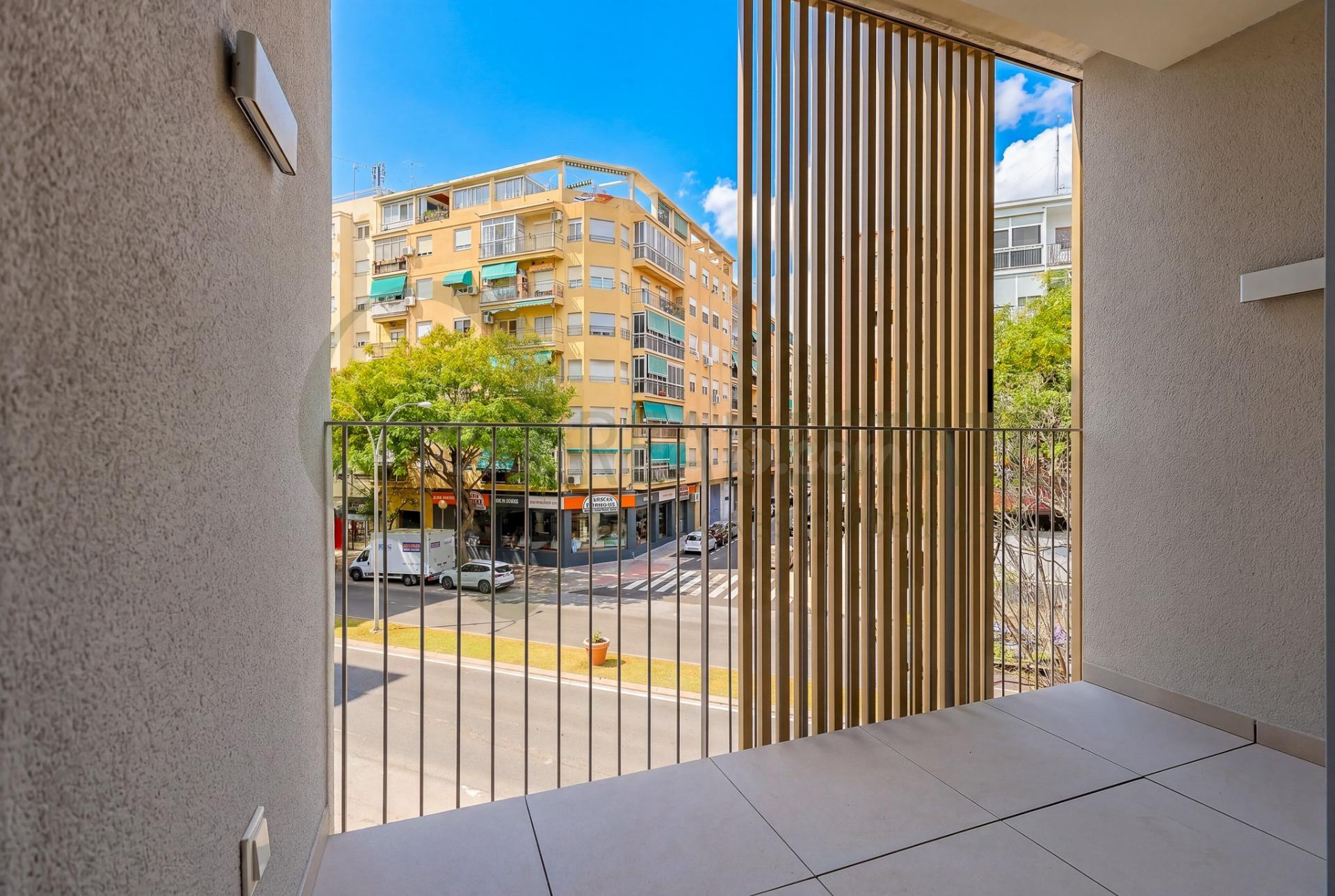 Piso a estrenar en Benalúa con garaje, trastero y piscina en - foto 2