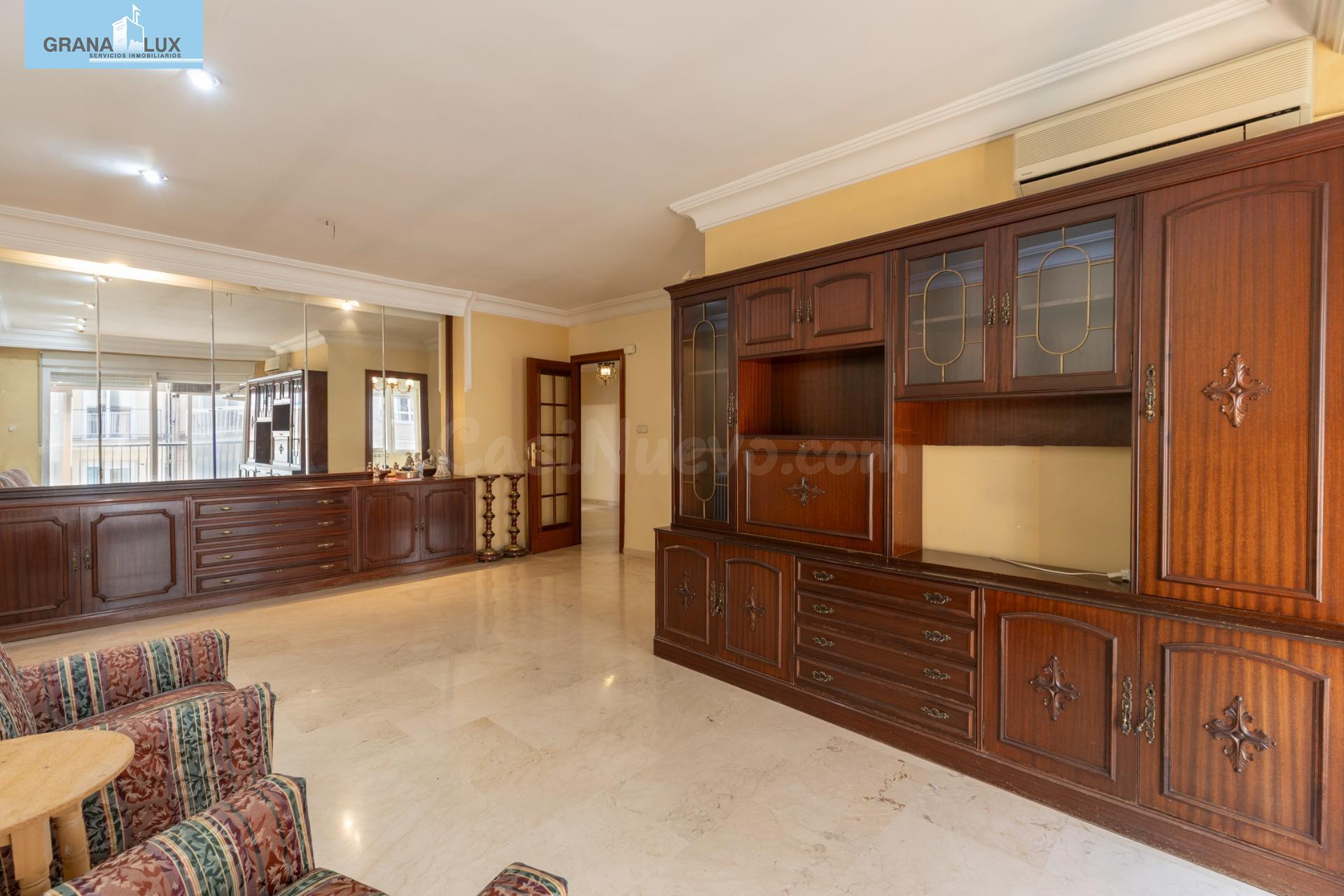 Piso en venta en pleno centro de Granada – Planta alta, gara