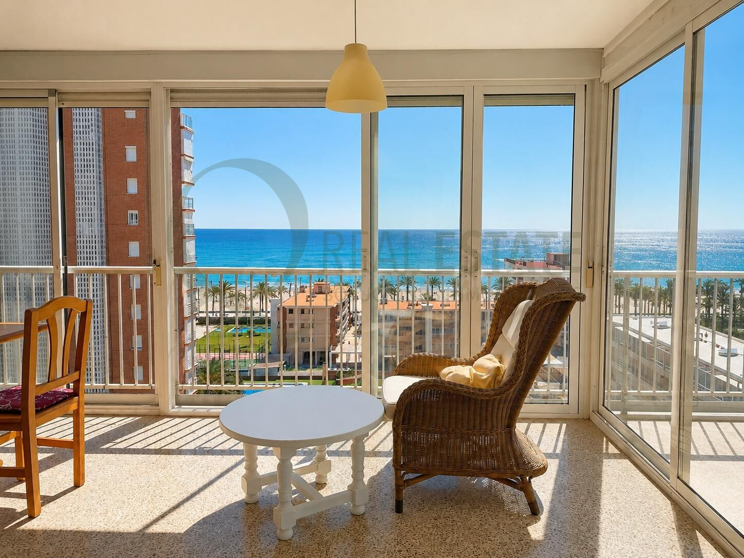 Piso en Primera Línea en Playa de San Juan con Vistas Panorá - foto 3