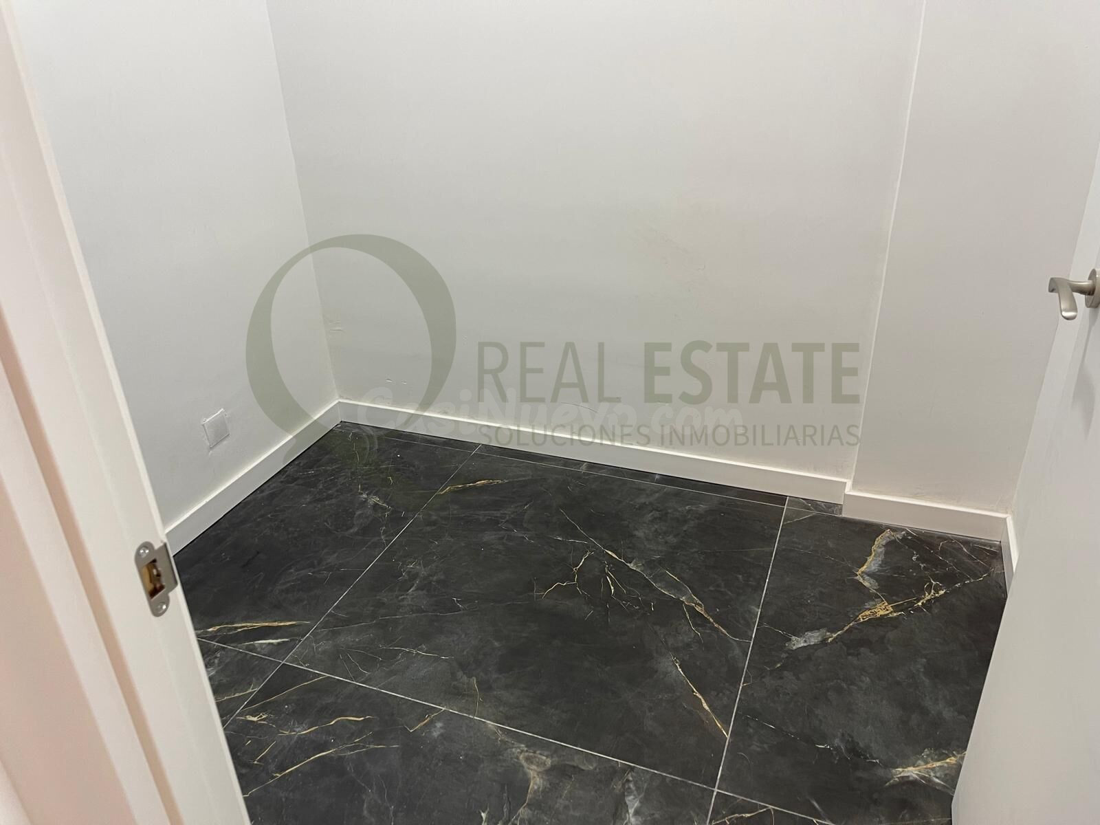 Local comercial en Sant Joan d’Alacant con escaparate acrist - foto 5