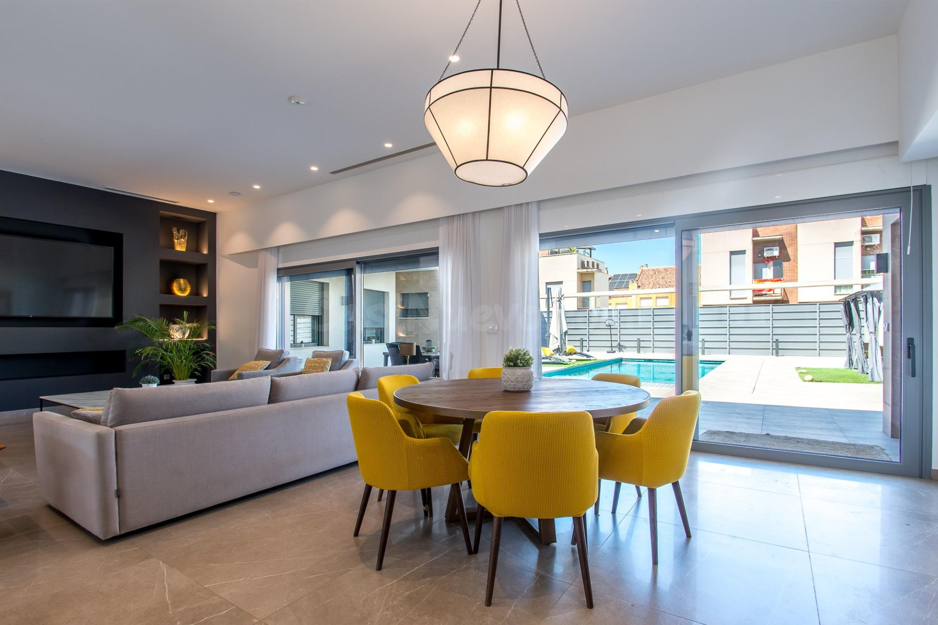 Exclusividad, diseño y confort en un chalet único en Beniajá - foto 2