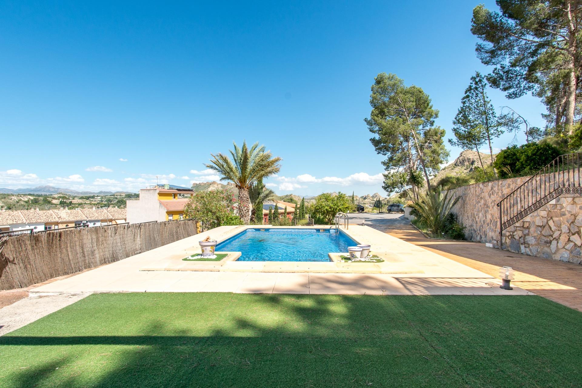 Espectacular finca con dos viviendas  en mas de 3.000 m2  de - foto 3