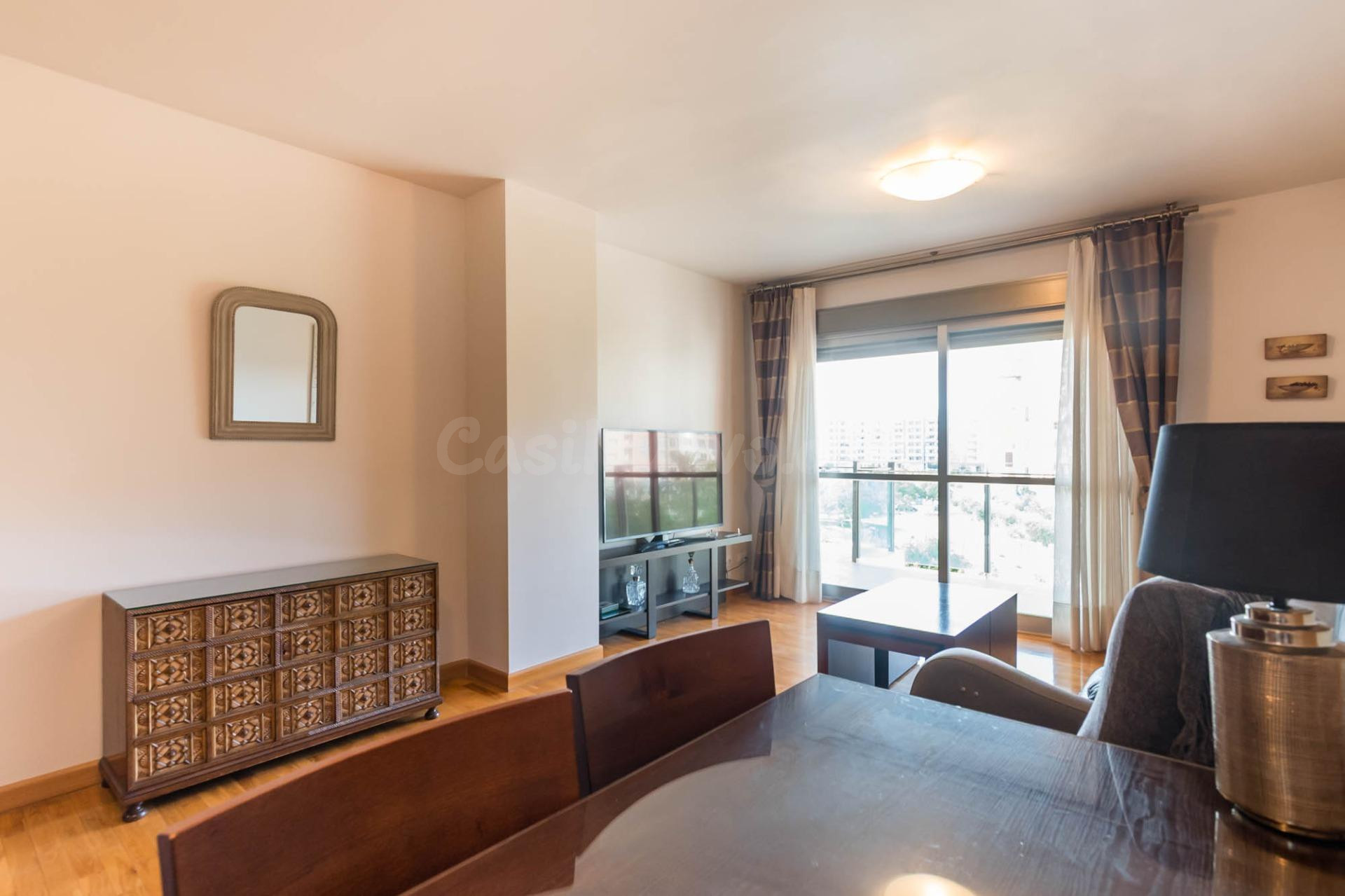"Exclusivo piso de lujo con vistas al parque y dos plazas de - foto 4