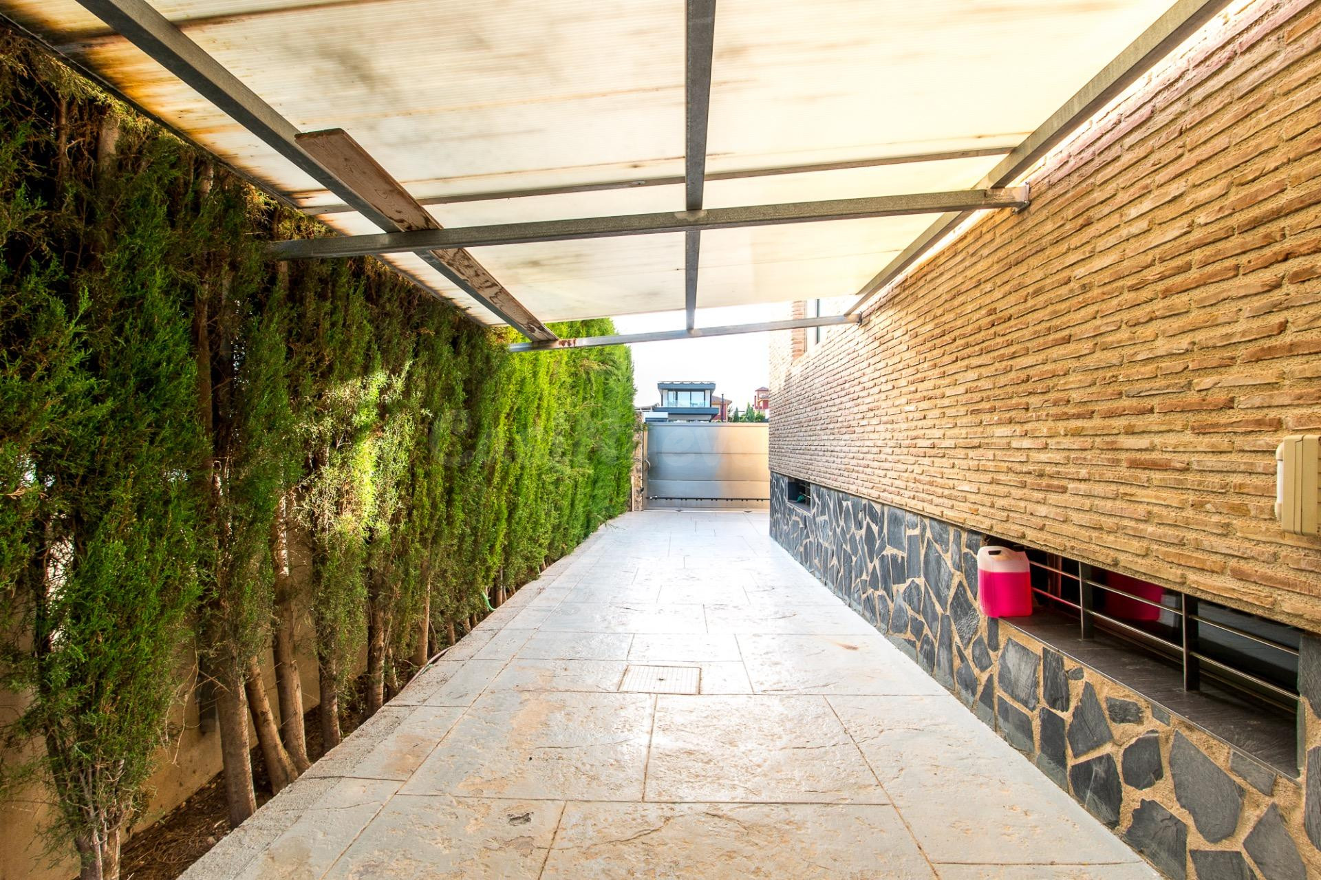 CHALET EN LA ALCAYNA DE 8 DOMITORIOS - foto 4