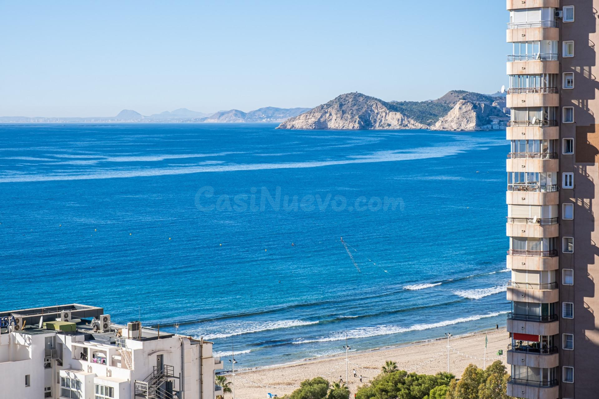 Apartamento reformado en venta con vistas al mar, parking y  - foto 4