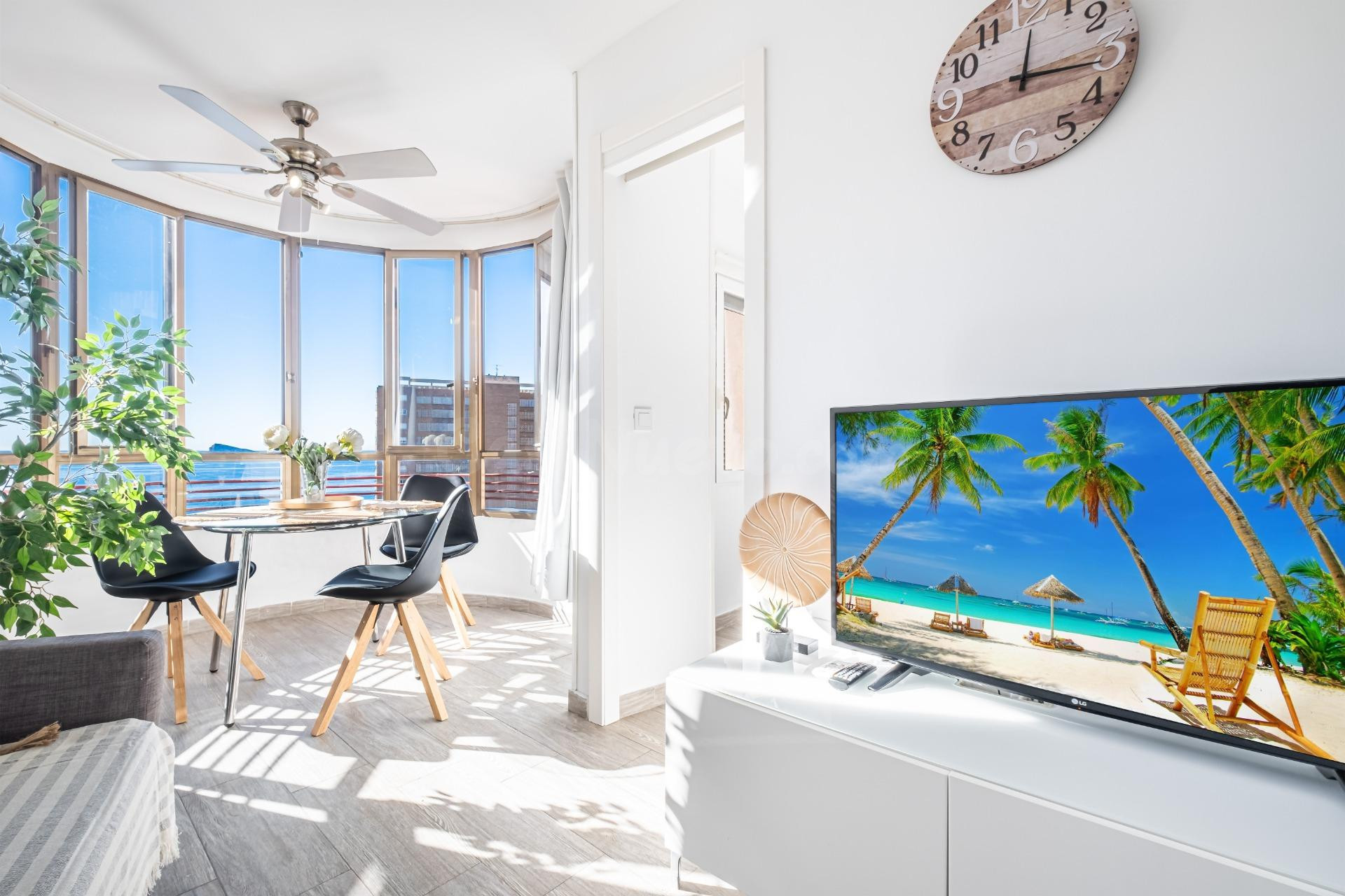 Apartamento reformado en venta con vistas al mar, parking y  - foto 5
