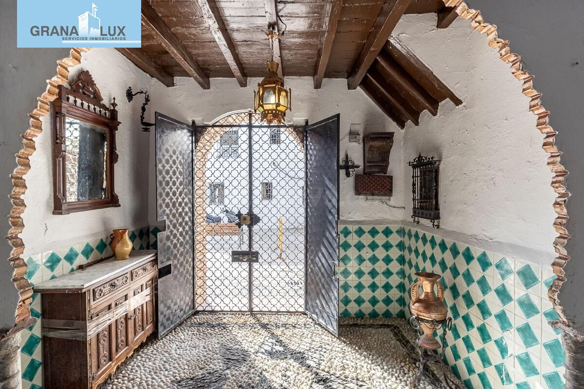 Gran casa histórica con patio central, terrazas y cochera en - foto 2