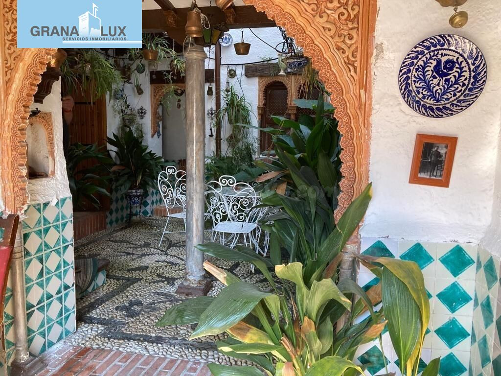 Gran casa histórica con patio central, terrazas y cochera en - foto 3