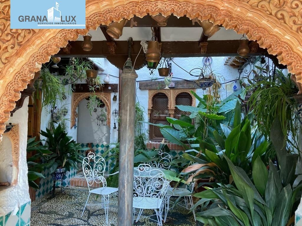 Gran casa histórica con patio central, terrazas y cochera en - foto 4