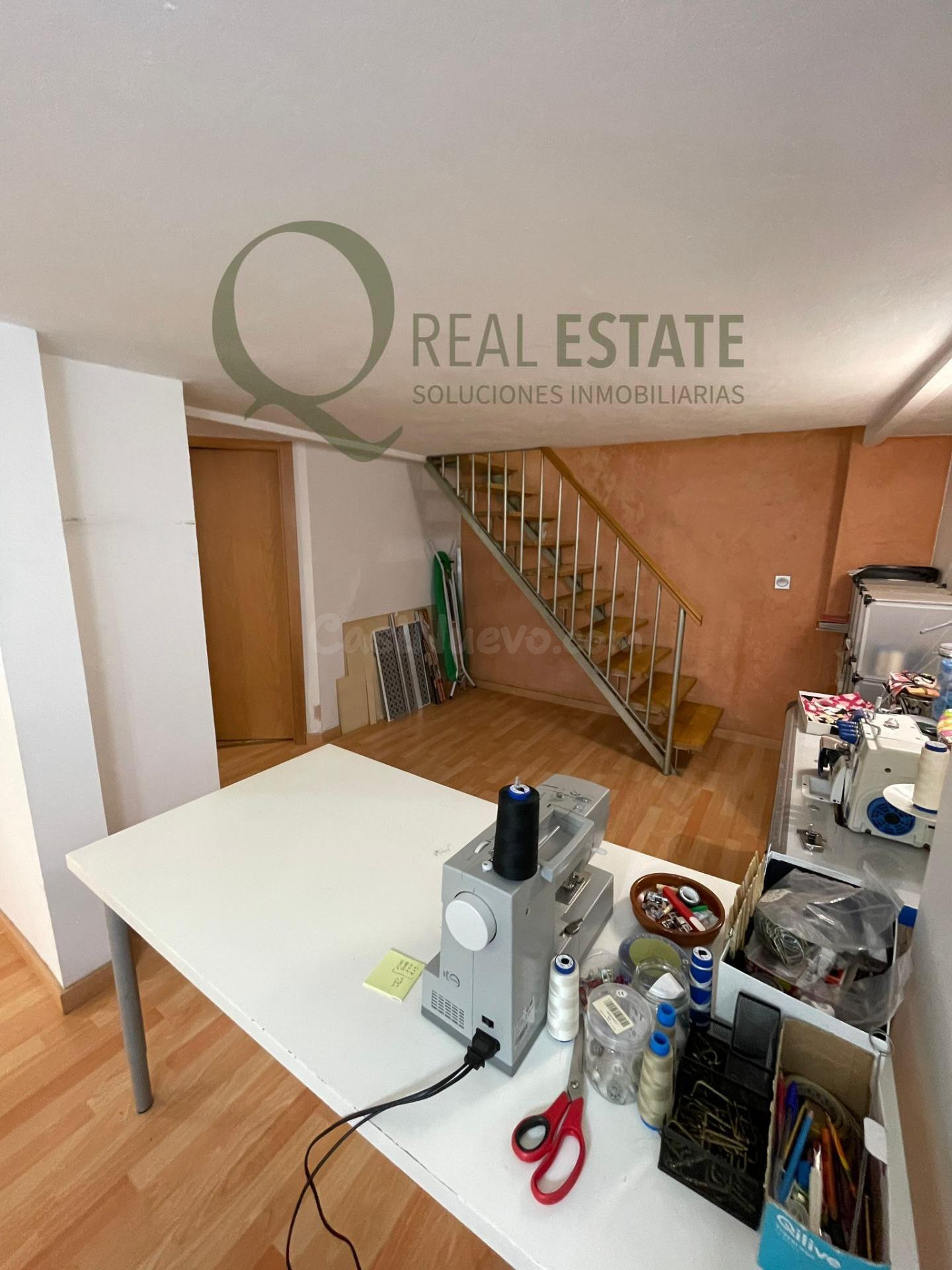 Local tipo Loft en Alicante con doble altura y altillo acris - foto 5