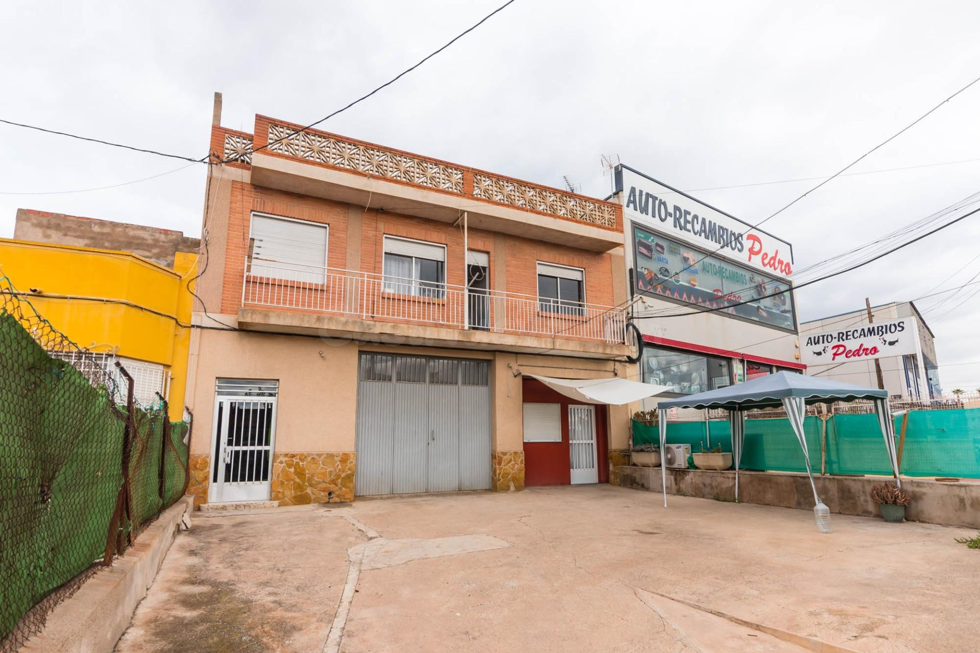 Dos viviendas y almacén en Sangonera la Seca