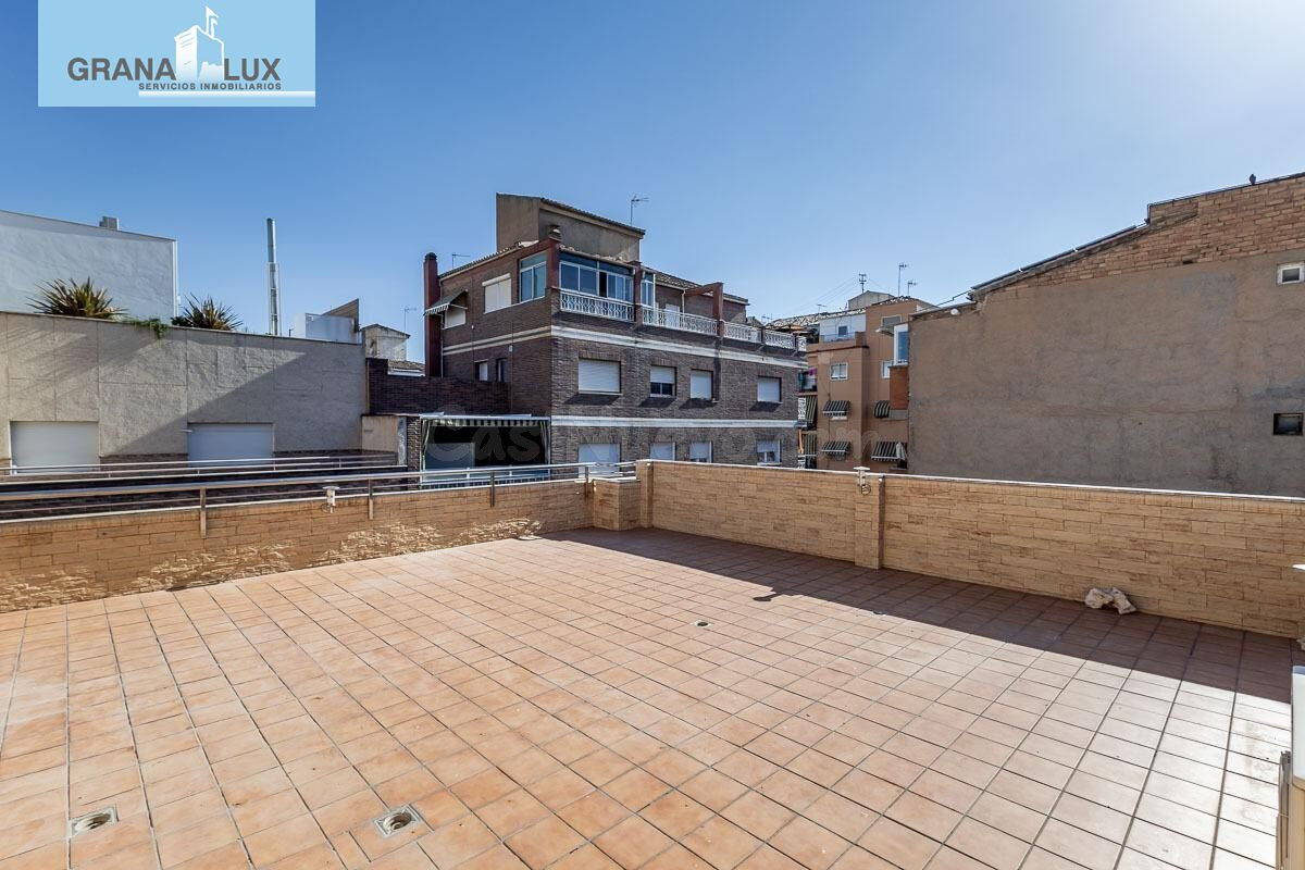 Ático dúplex junto Alhamar con 2 garajes y 2 trasteros