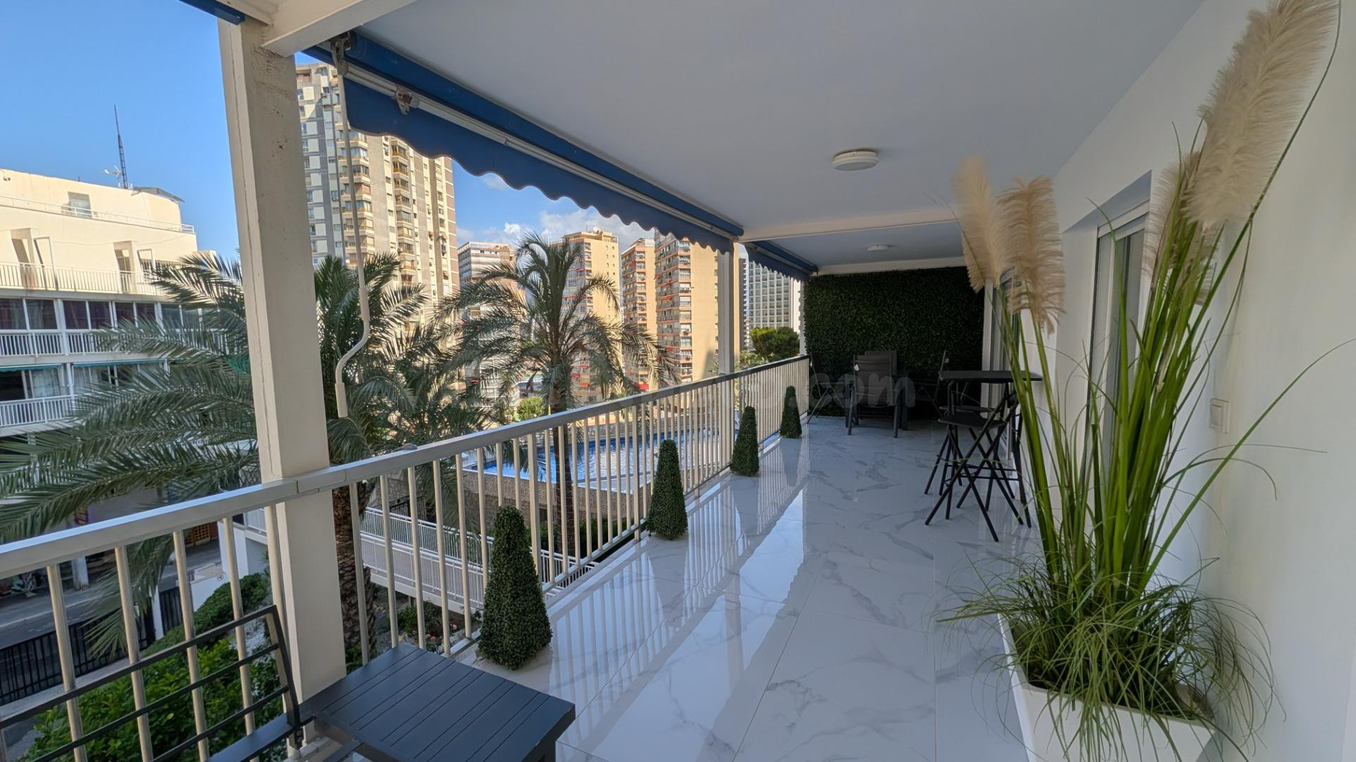 Piso totalmente reformado a un paso de la playa de levante Benidorm! www.euroloix.com