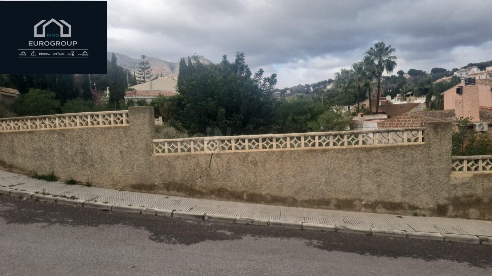 PARCELA URBANA CON POSIBILIDAD DE CONTRUCCIÓN 1, 2 O 3 CASAS - foto 2