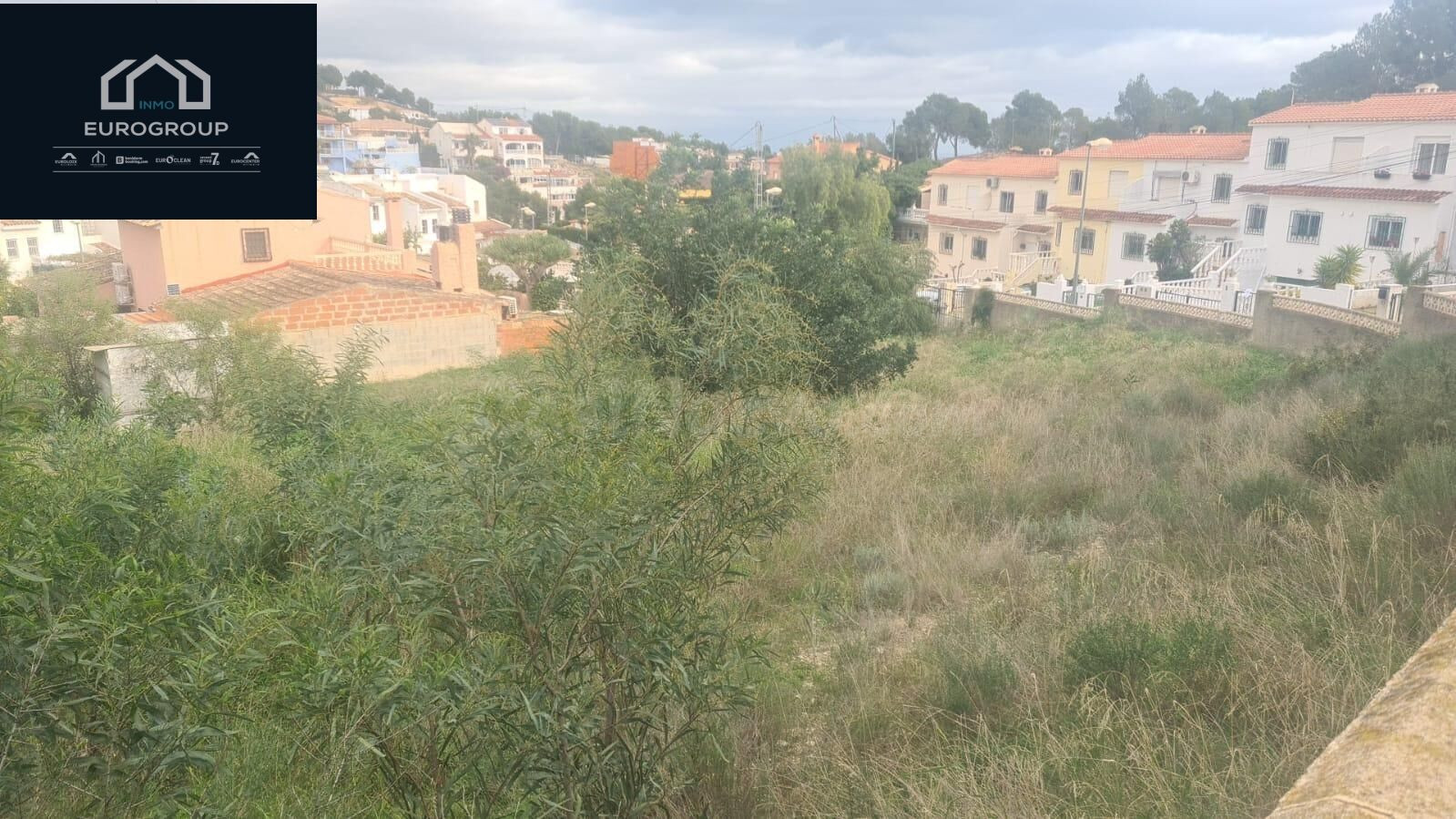 PARCELA URBANA CON POSIBILIDAD DE CONTRUCCIÓN 1, 2 O 3 CASAS - foto 3