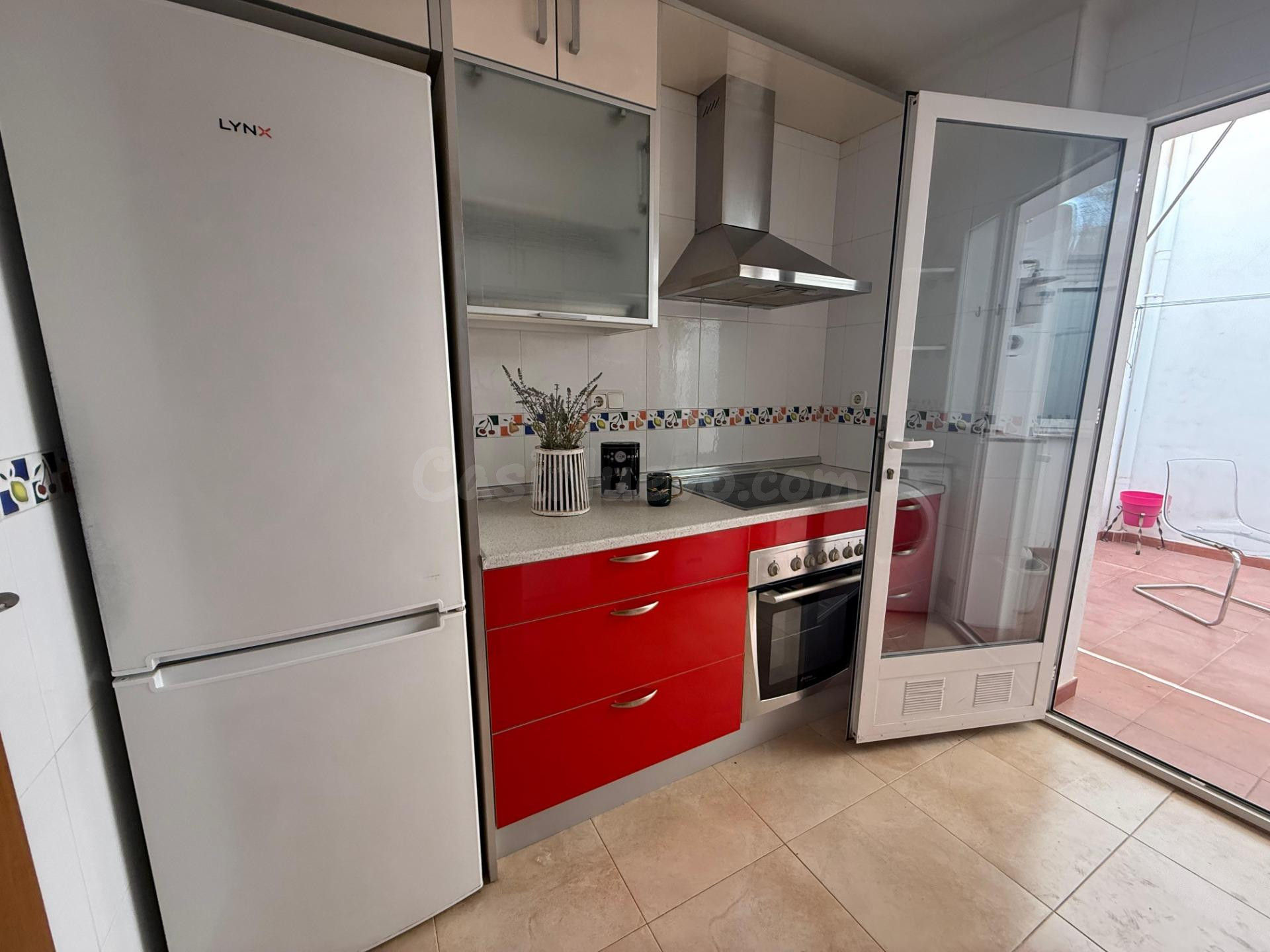 ¡Descubre este acogedor apartamento de 2 habitaciones en Ceu - foto 5