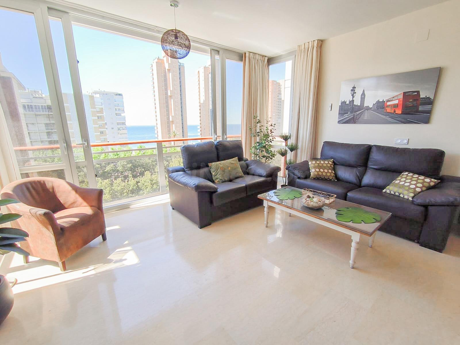 Piso de lujo de 2 dorm. con garaje en la Av. Mediterráneo -  - foto 2