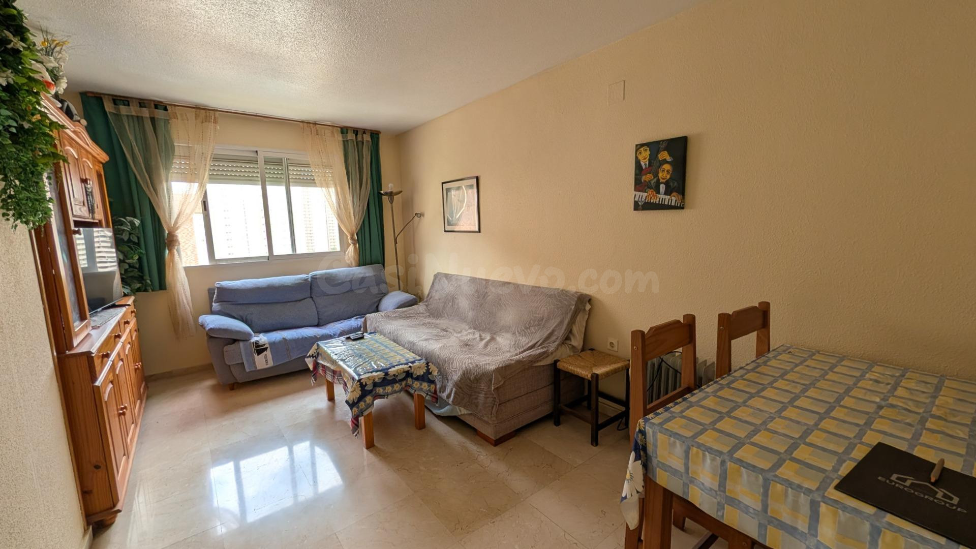 Apartamento de 2 habitaciones en urbanización con piscina y 