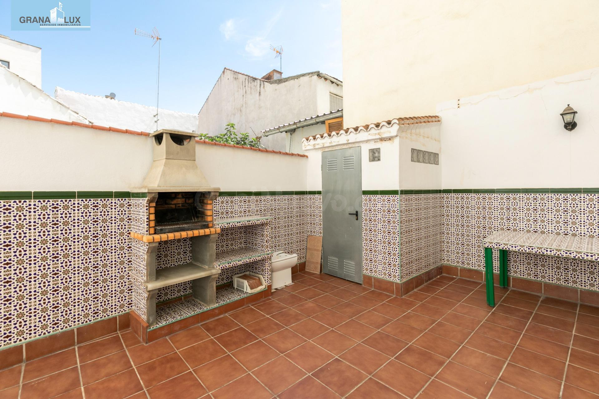 PISO EN VENTA EN ARMILLA CENTRO | 2 DORMITORIOS | GRAN PATIO - foto 3