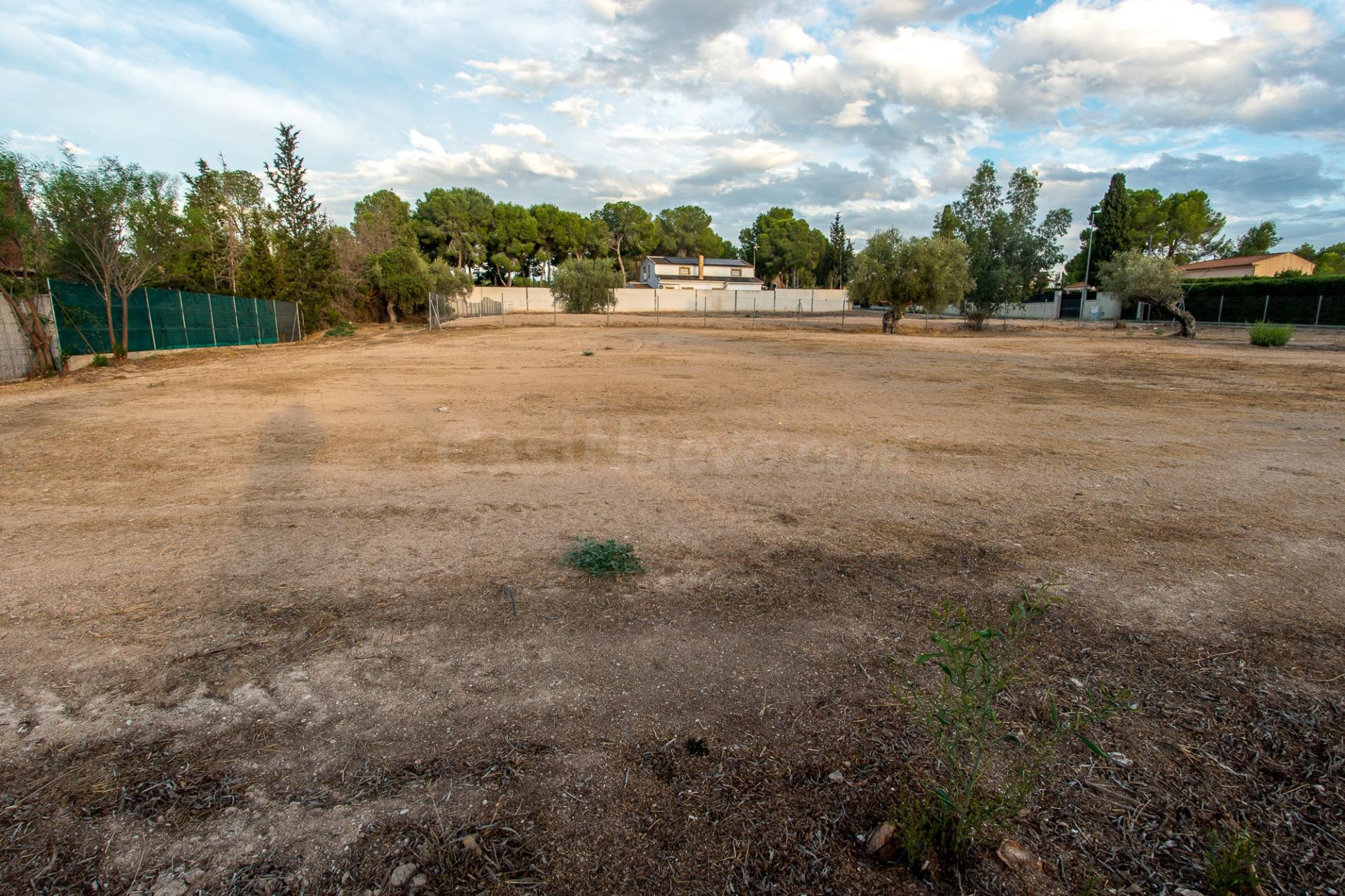 Parcela de 1046m2 en Los Conejos - foto 4