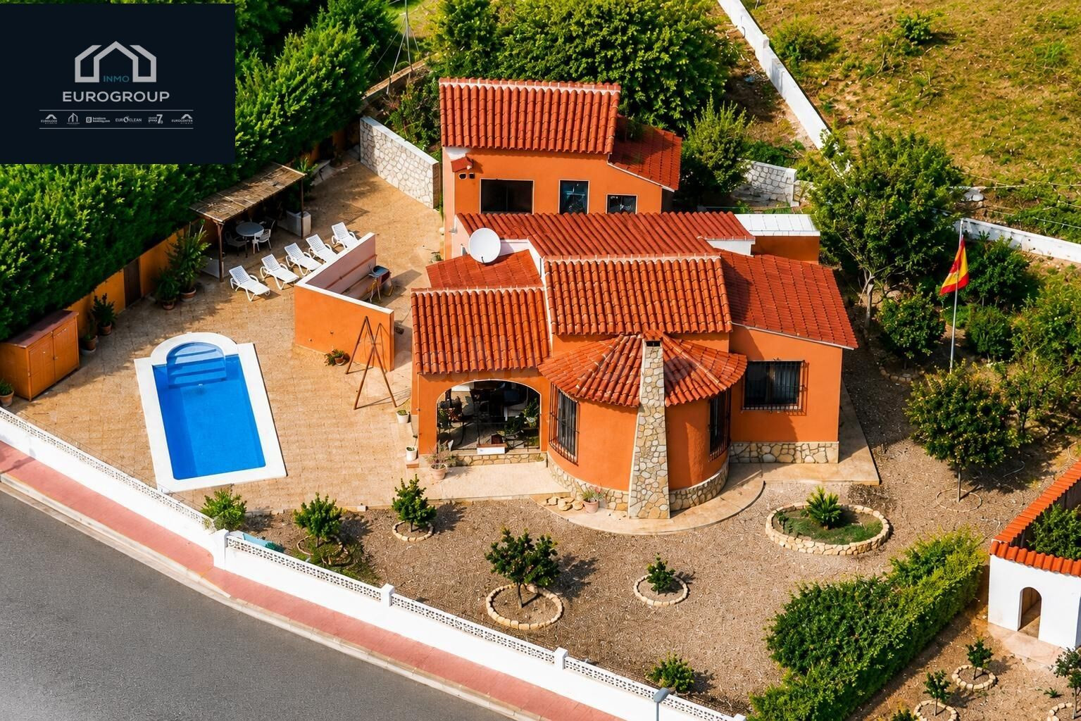 FANTASTICO CHALET INDEPENDIENTE 2 DORMITORIOS, PISCINA Y 800
