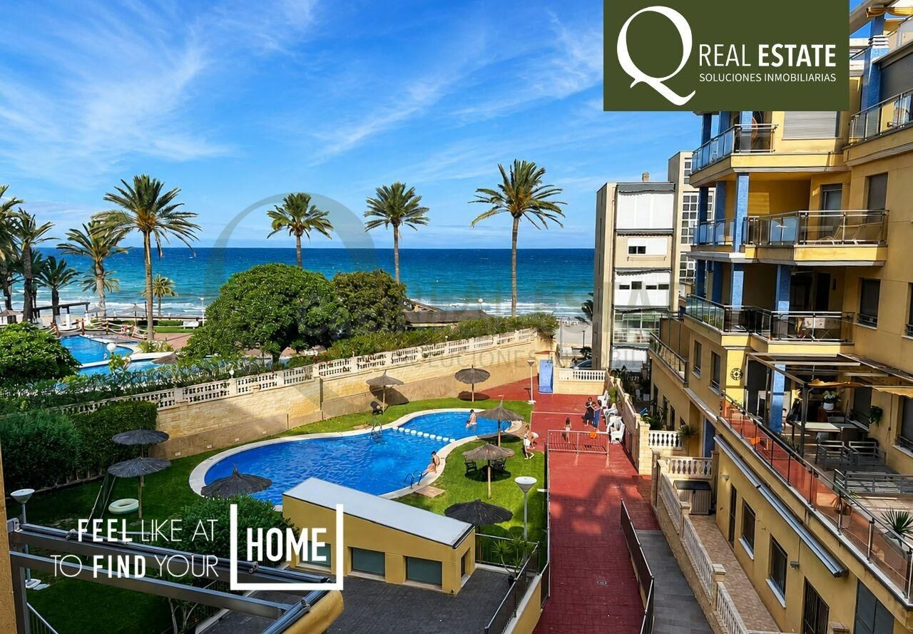 Luminoso apartamento con vistas al mar, piscina y terraza en