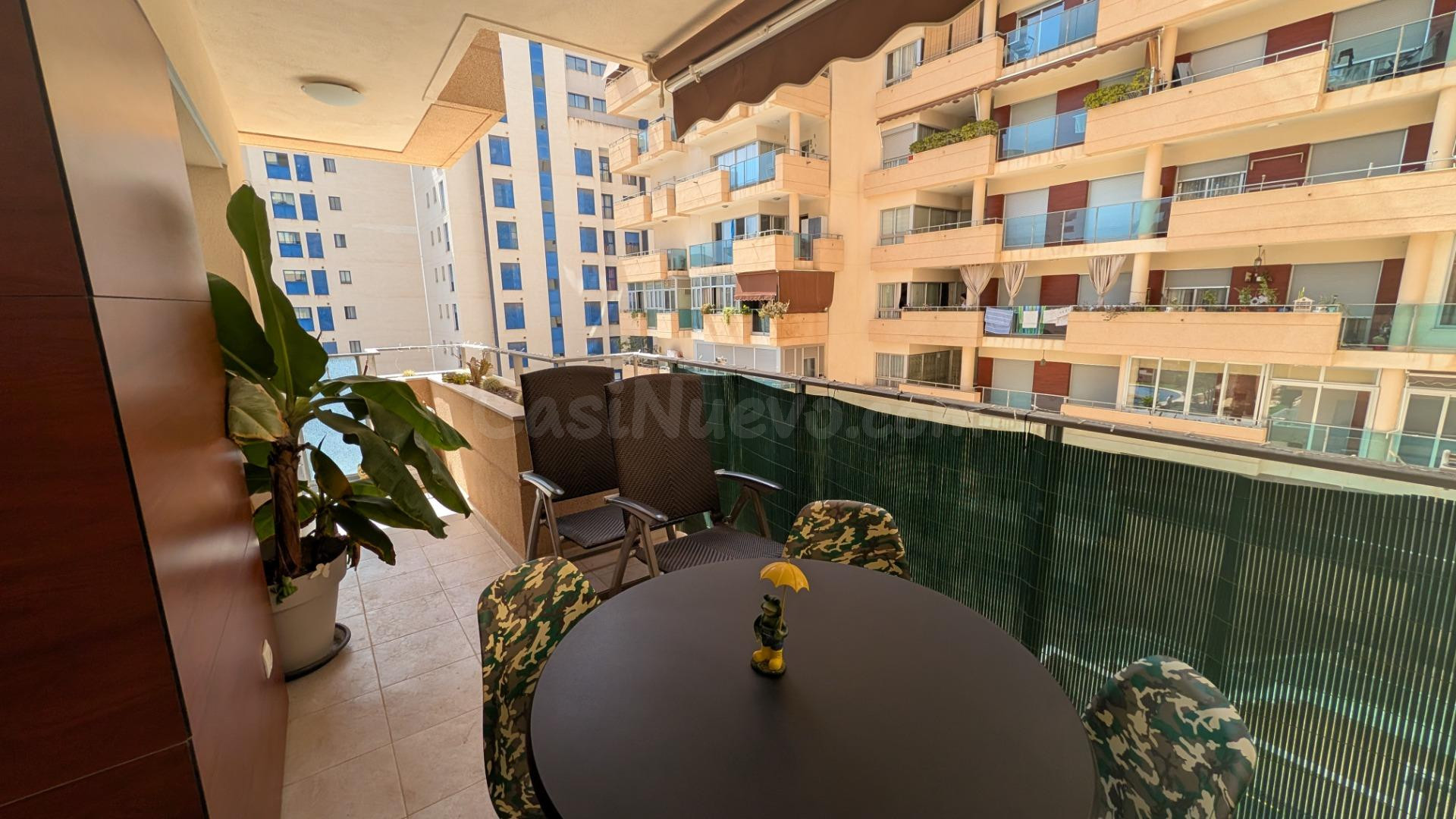 Apartamento de 2 habitaciones y 2 baños en urbanización en l - foto 3