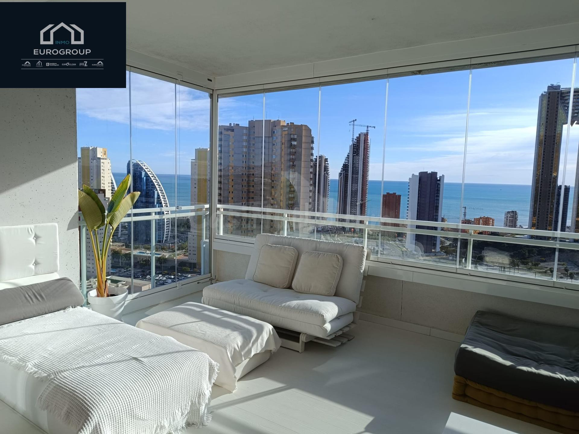 IMPRESIONANTE APARTAMENTO DE 1 DORMITORIO Y 2 BAÑOS CON PLAZ