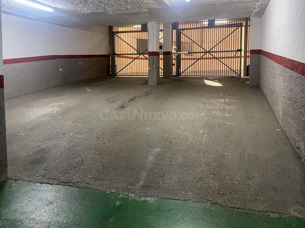 Se venden plazas de garajes en Calle Marina Alta (zona Campa - foto 2