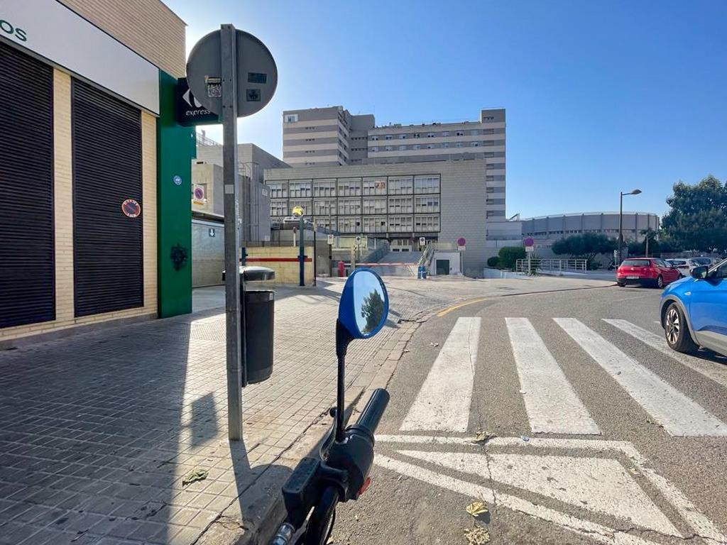 Se venden plazas de garajes en Calle Marina Alta (zona Campa - foto 4