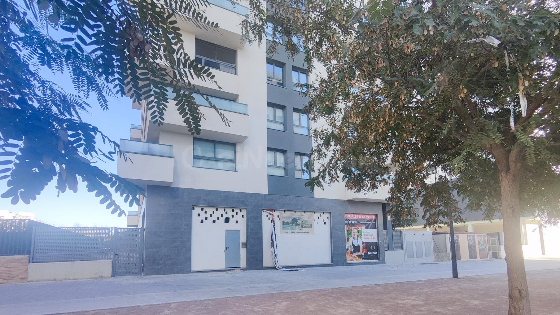 Se alquila bajo comercial en obra nueva en Malilla - foto 3