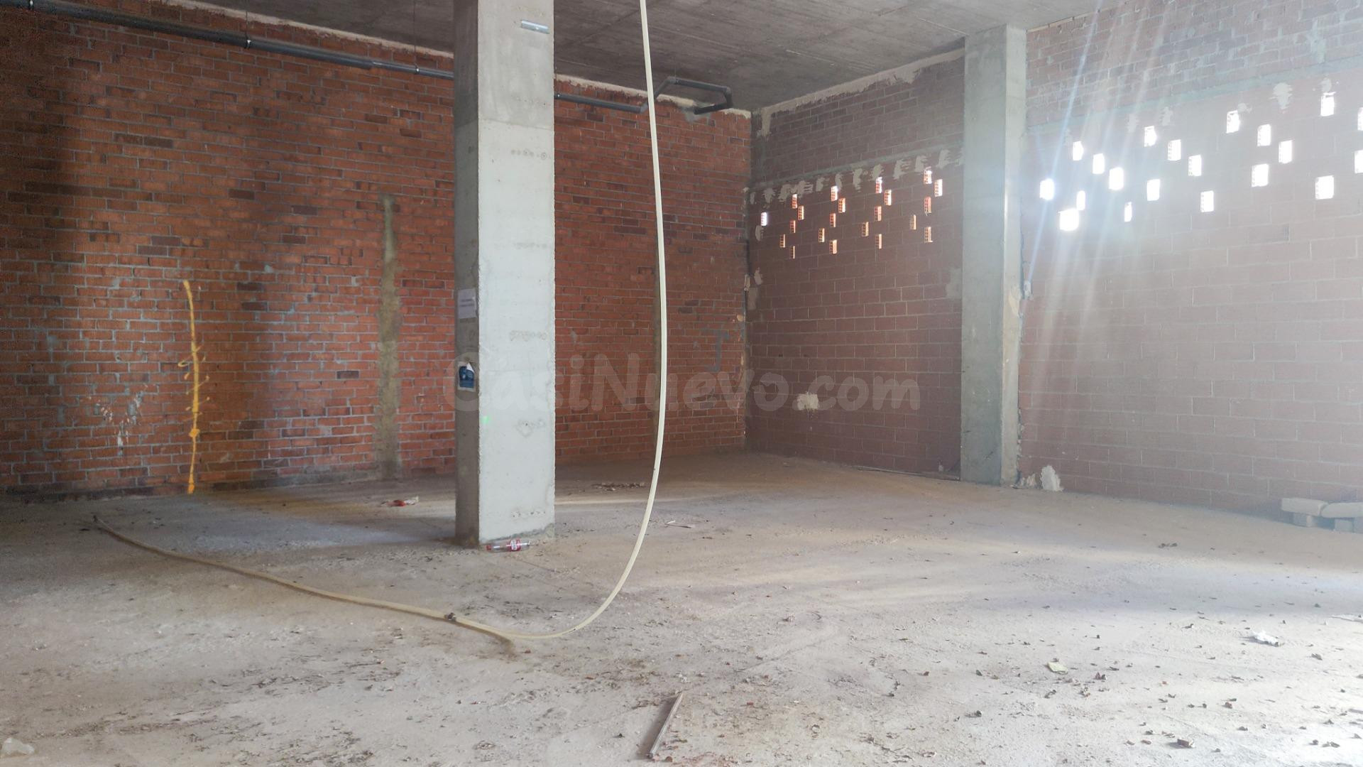Se alquila bajo comercial en obra nueva en Malilla - foto 5