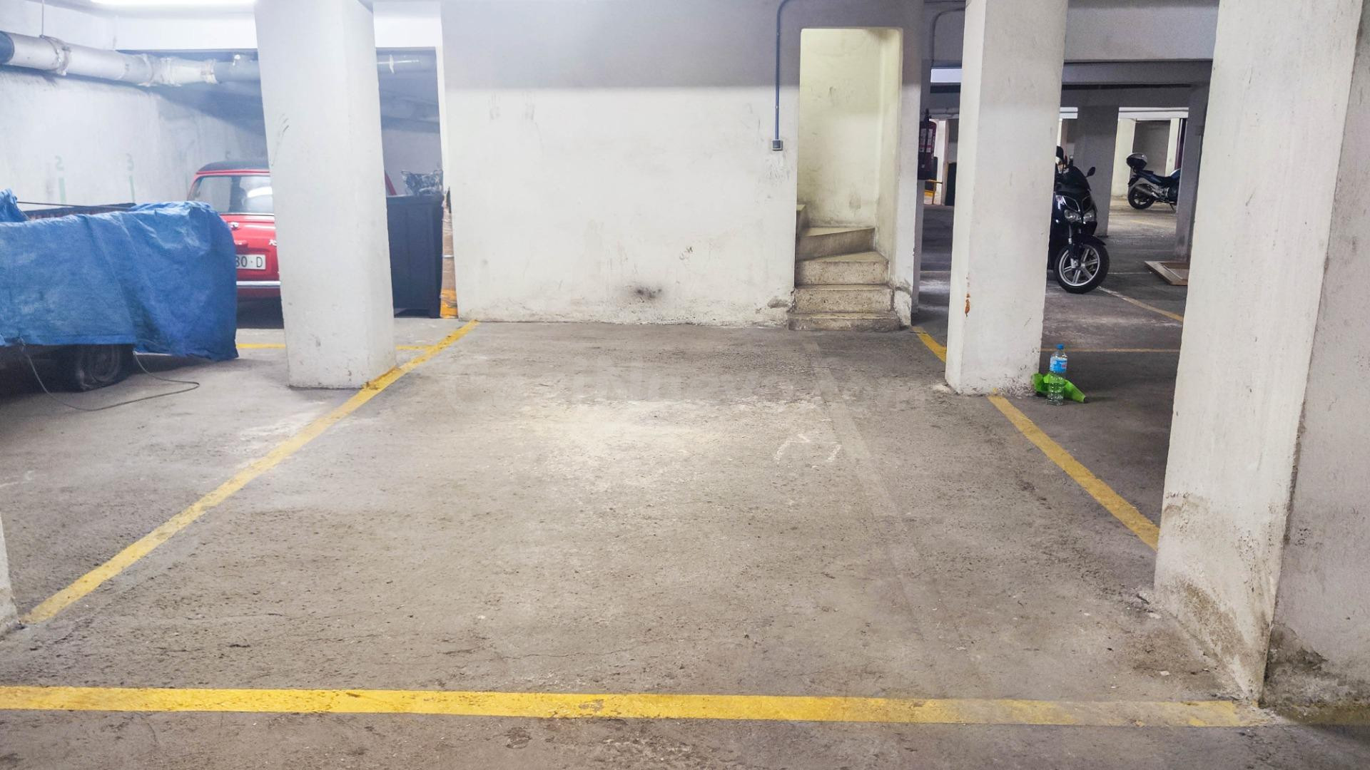 Plaza de garaje en venta en Calle Oltá 12 - foto 4