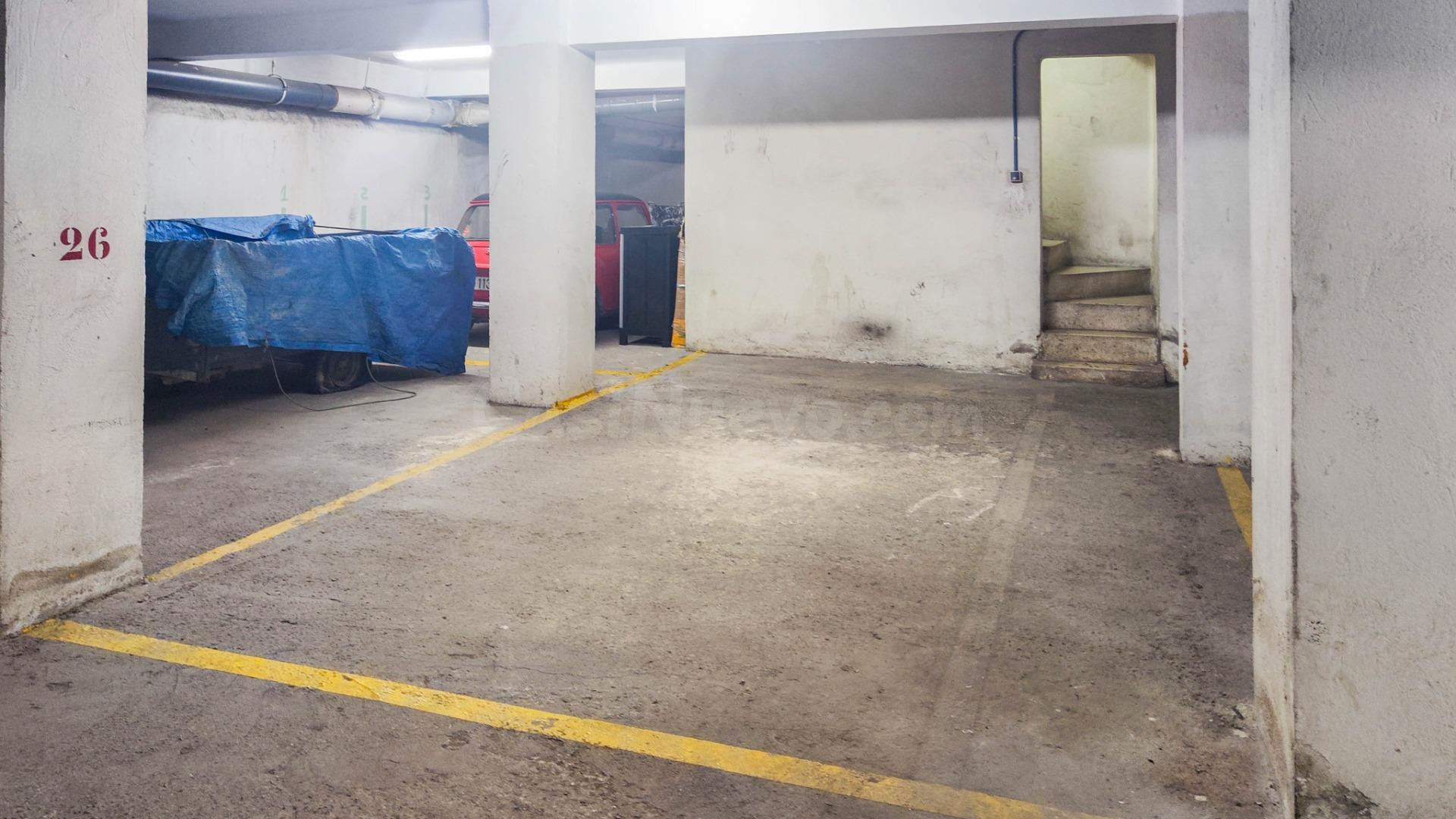 Plaza de garaje en venta en Calle Oltá 12 - foto 5