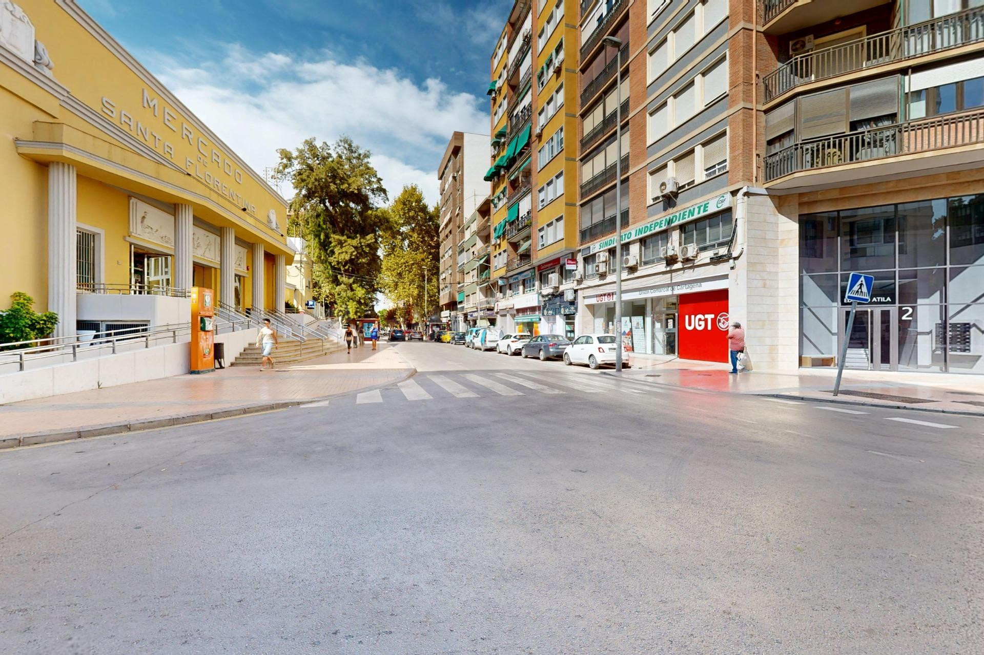 Luminoso y amplio piso en pleno centro: Tu refugio en la últ