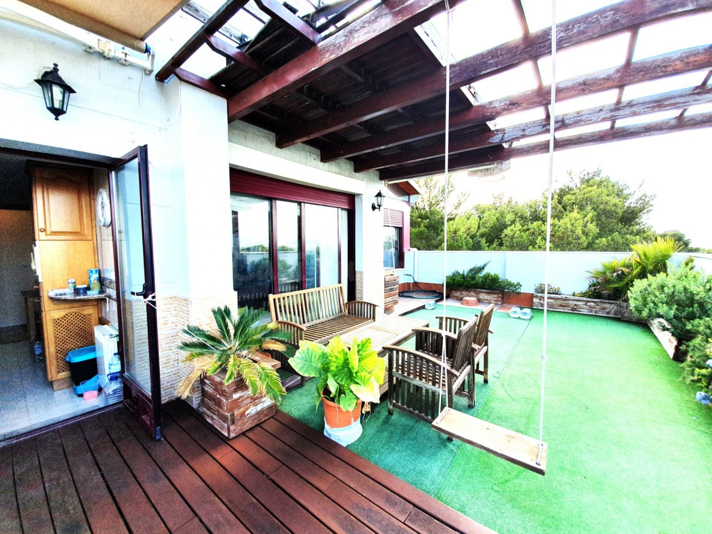 AMPLIO ÁTICO EN ALQUILER CON GRAN TERRAZA Y VISTAS EN RIBA-R - foto 3