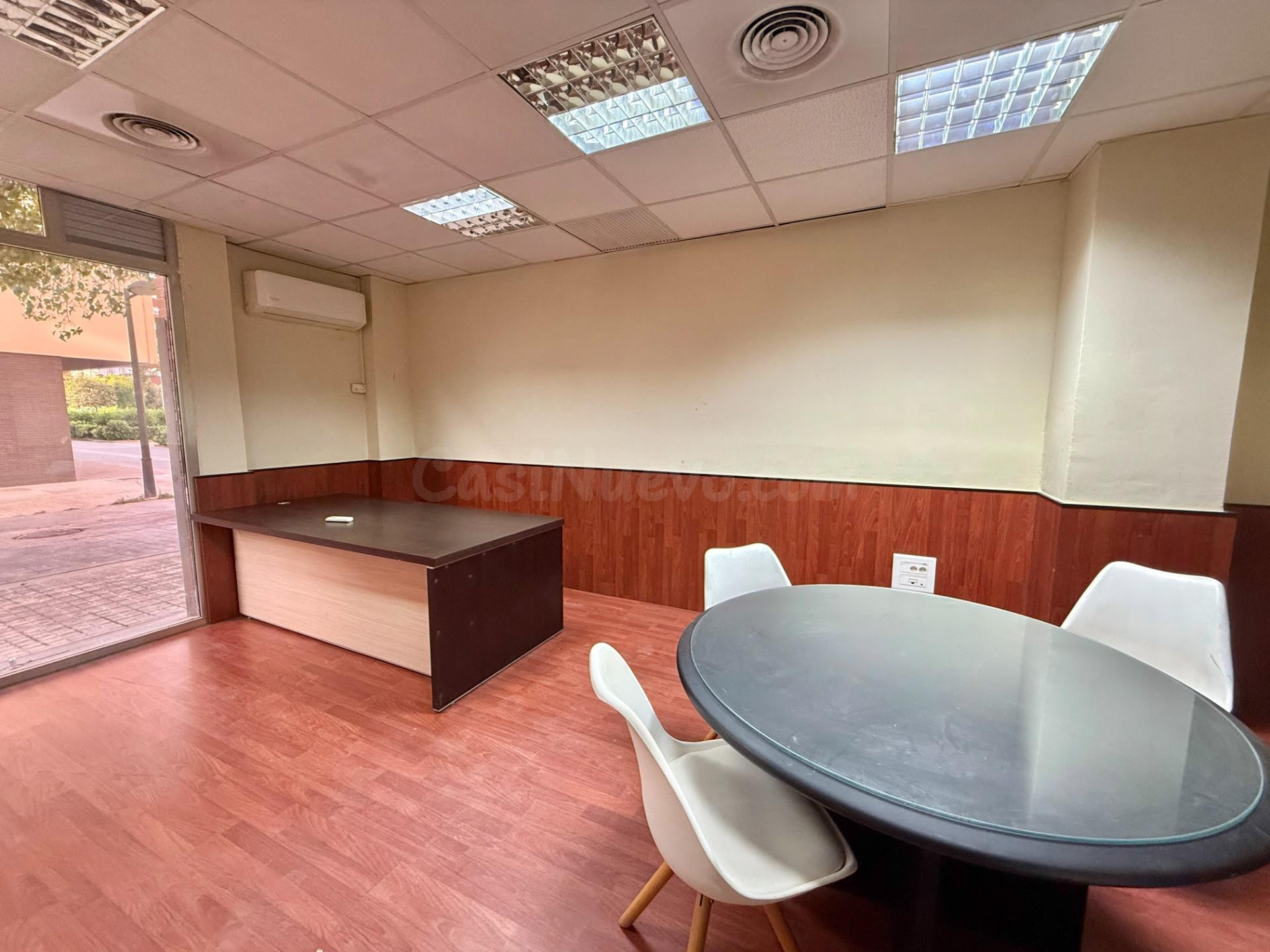 Local comercial en venta en C/Bernat Descoll (Malilla) - foto 5