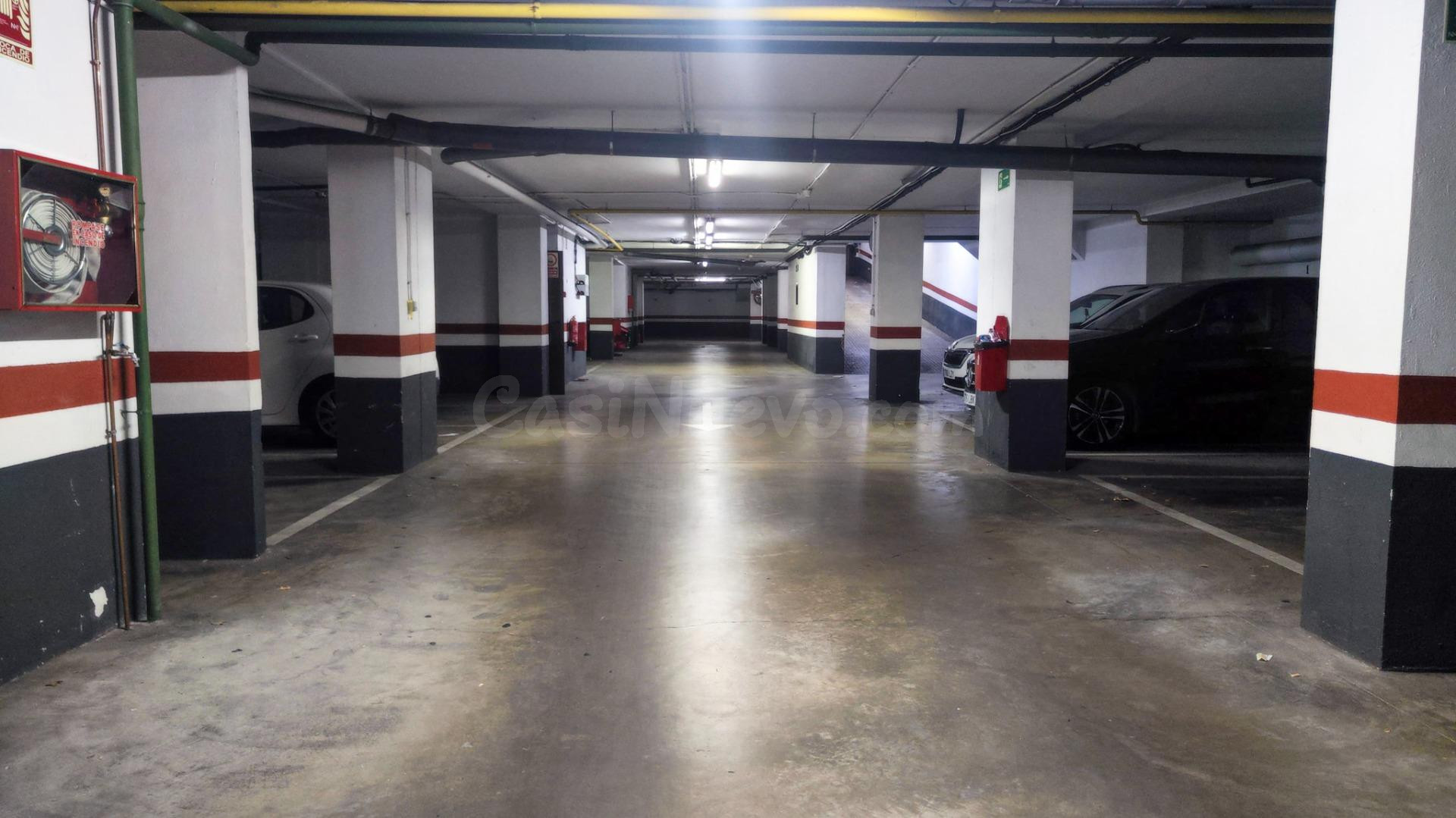 Plazas de garaje en alquiler en Ciutat de les Arts i de les  - foto 2